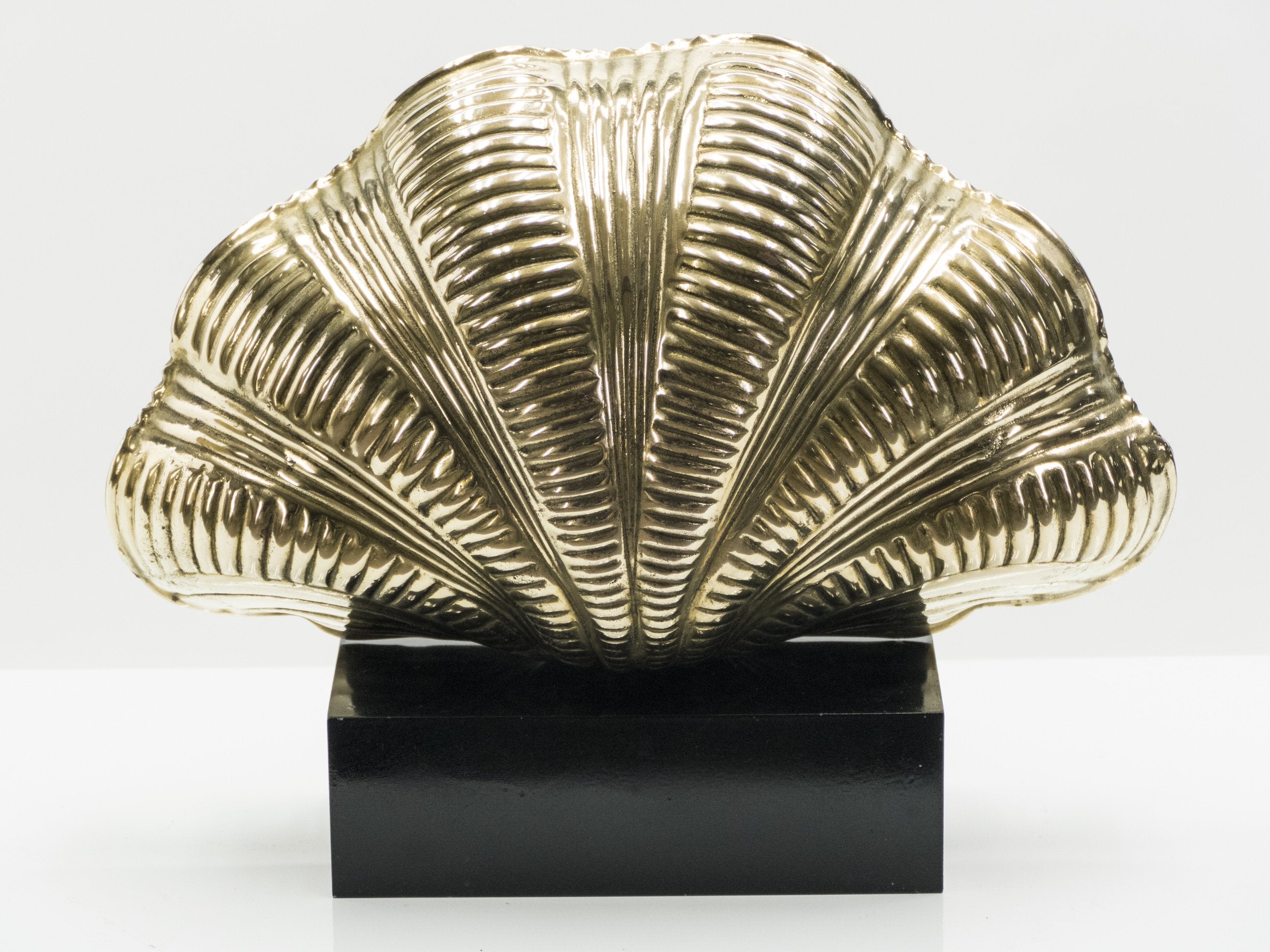 Italian mid-century Solid Brass Scallop table lamps 1960s