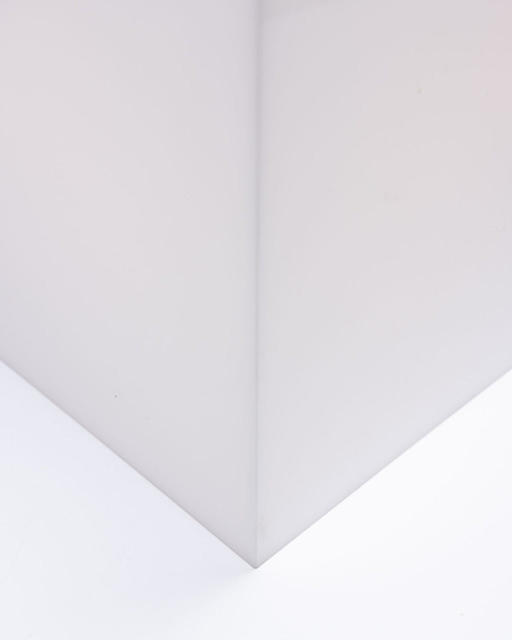 Harco Loor 80’s Cube lamp in plexi
