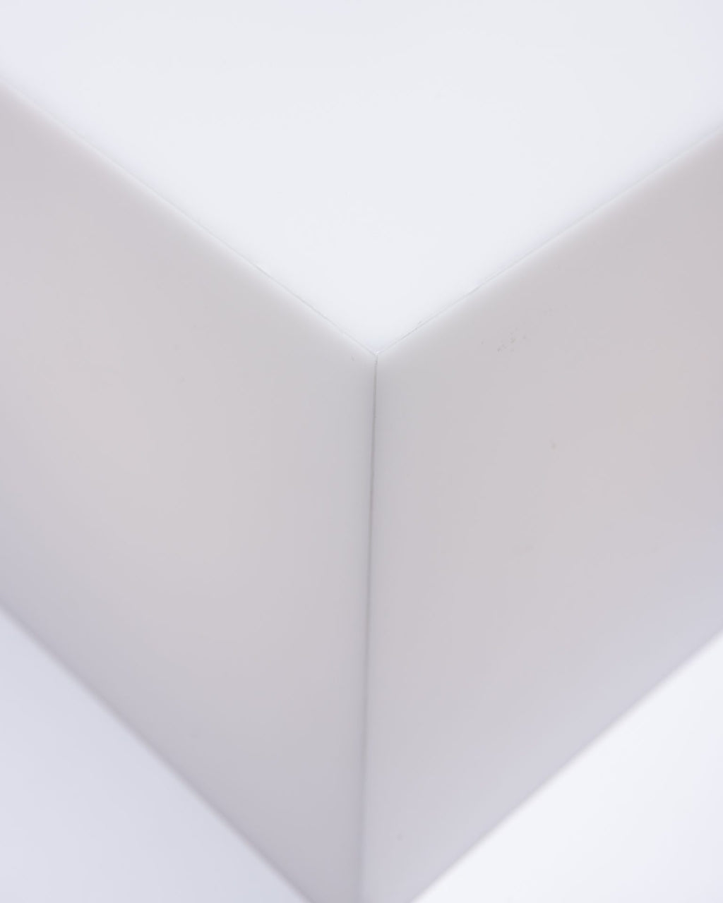 Harco Loor 80’s Cube lamp in plexi