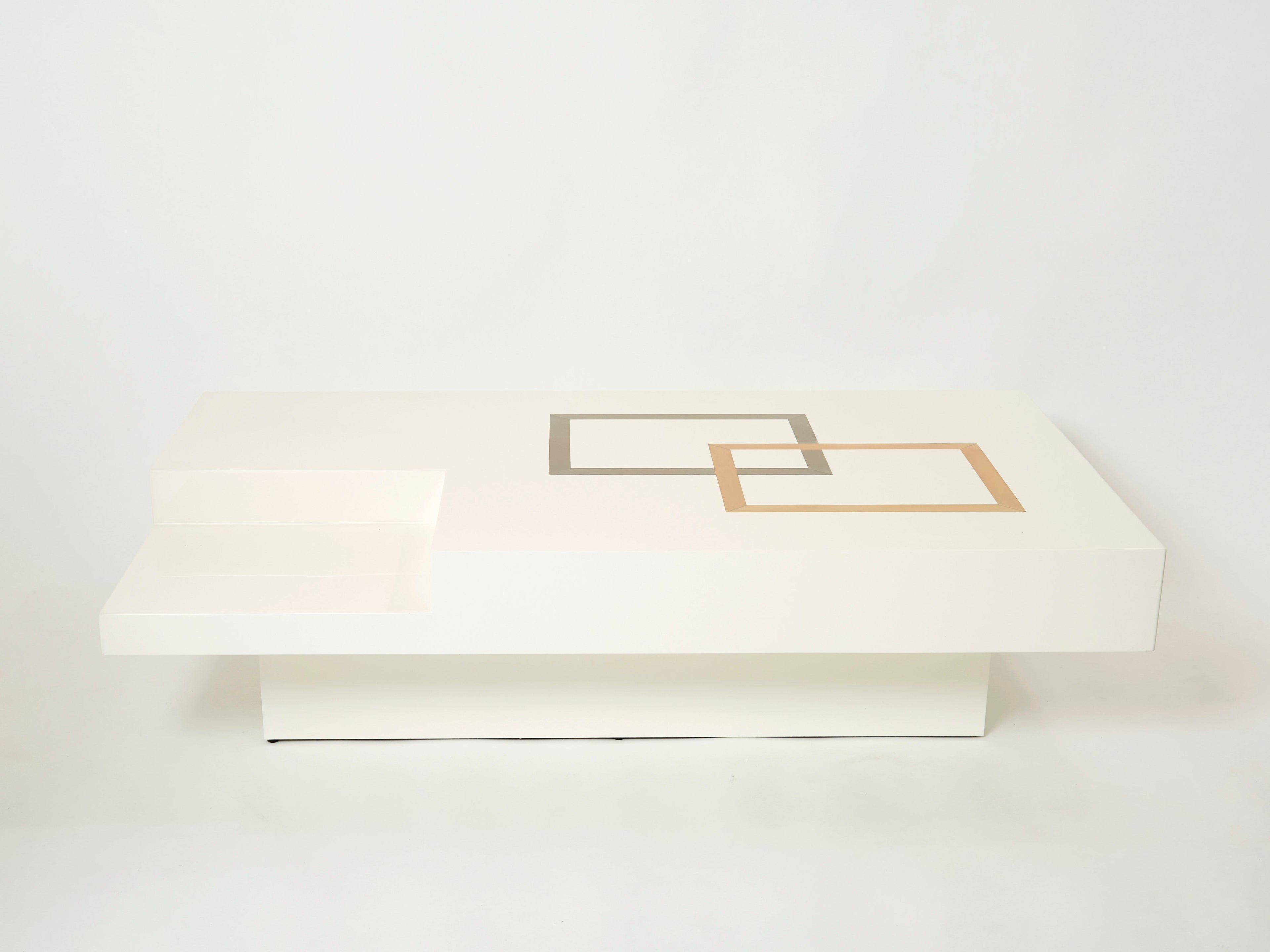 Italian extra large Antonio Pavia white lacquer brass steel coffee table 1970s