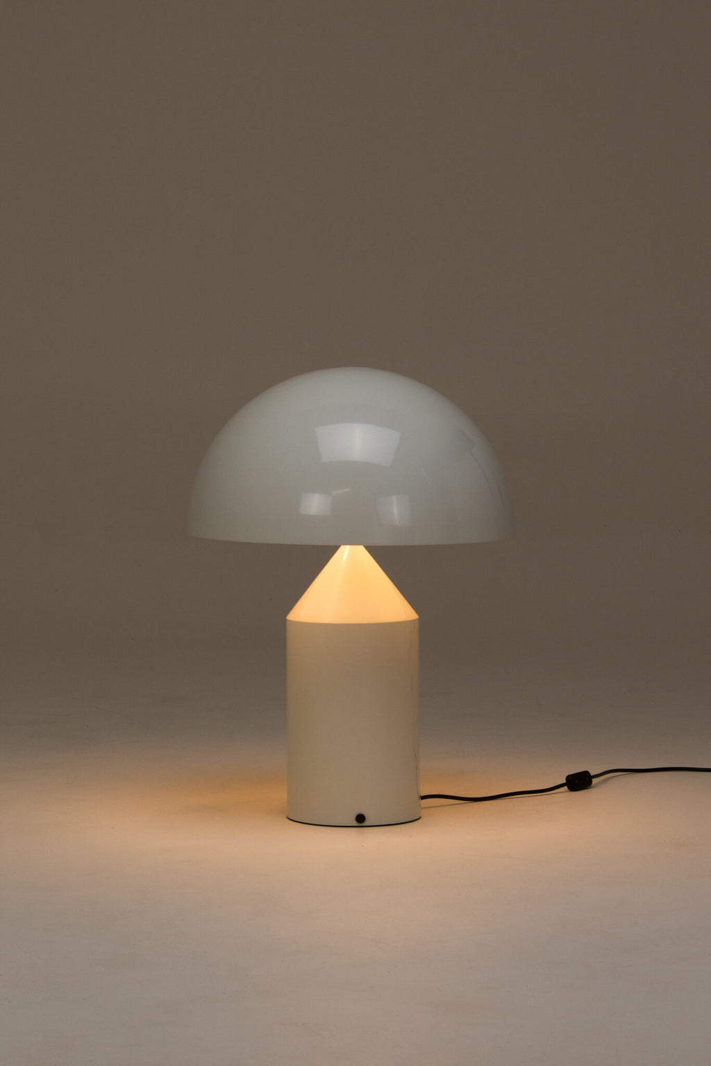 Vico Magistretti Atollo 233 Large Table Lamp – Early Edition