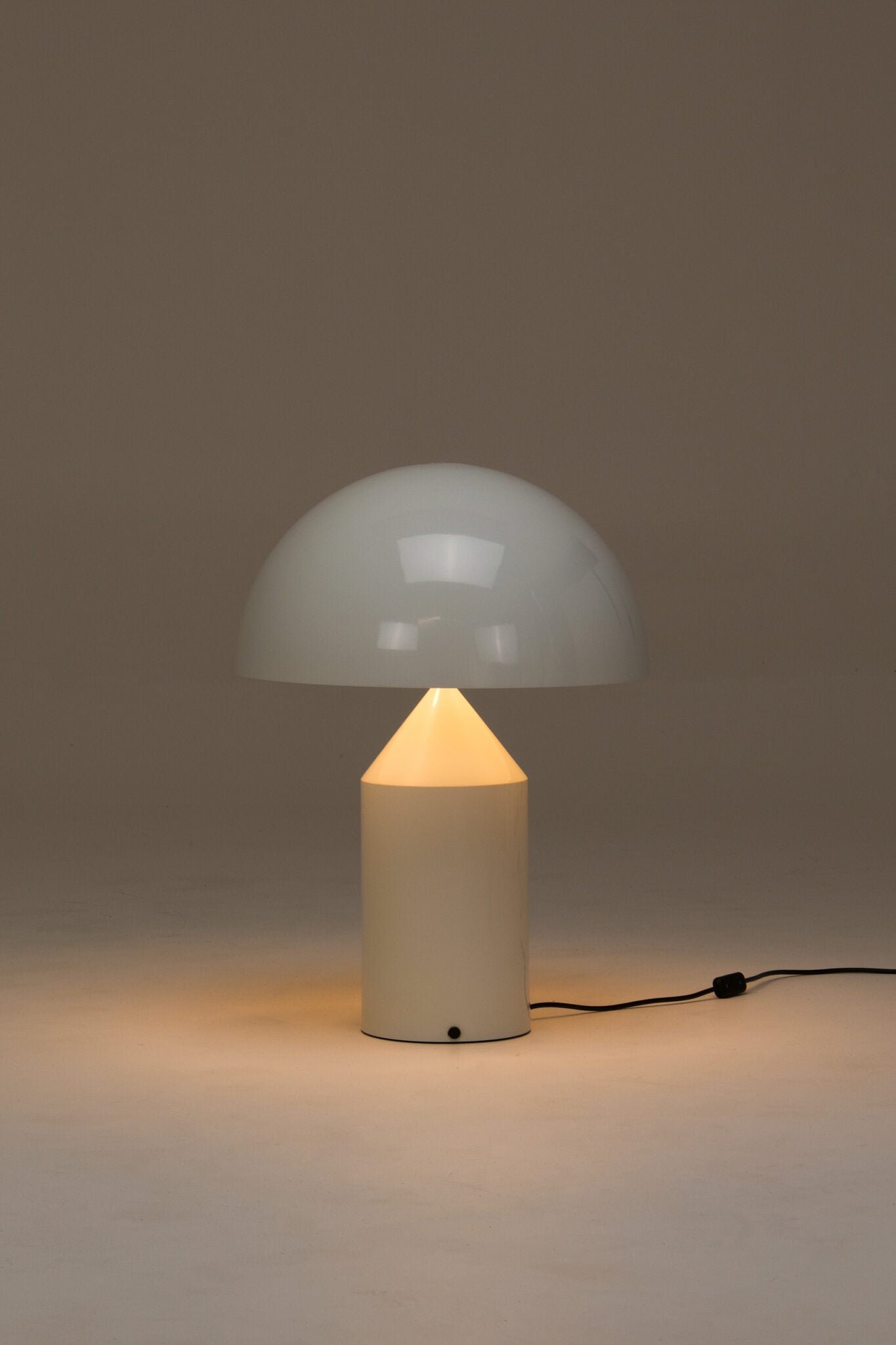 Vico Magistretti Atollo 233 Large Table Lamp – Early Edition