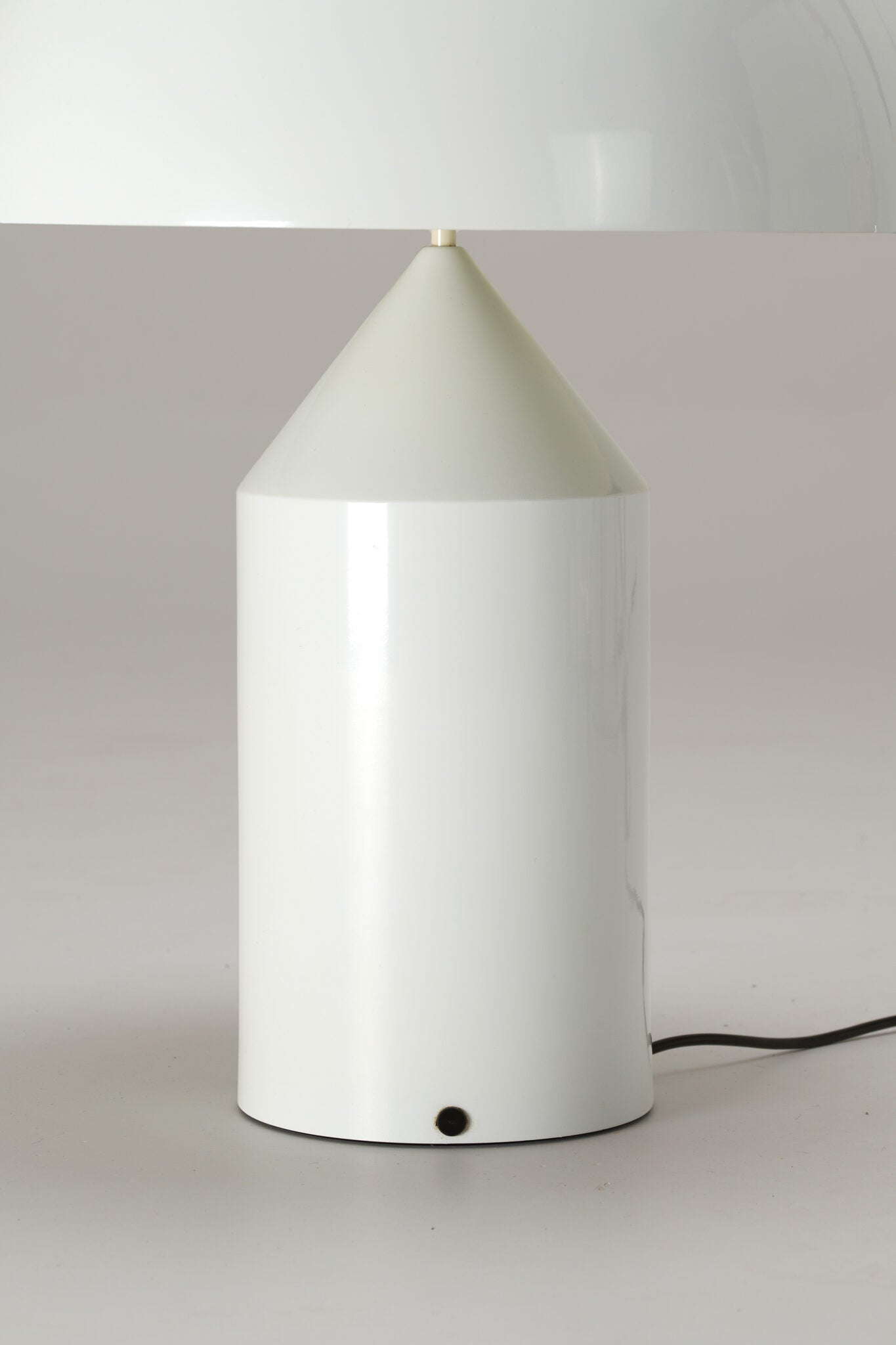 Vico Magistretti Atollo 233 Large Table Lamp – Early Edition