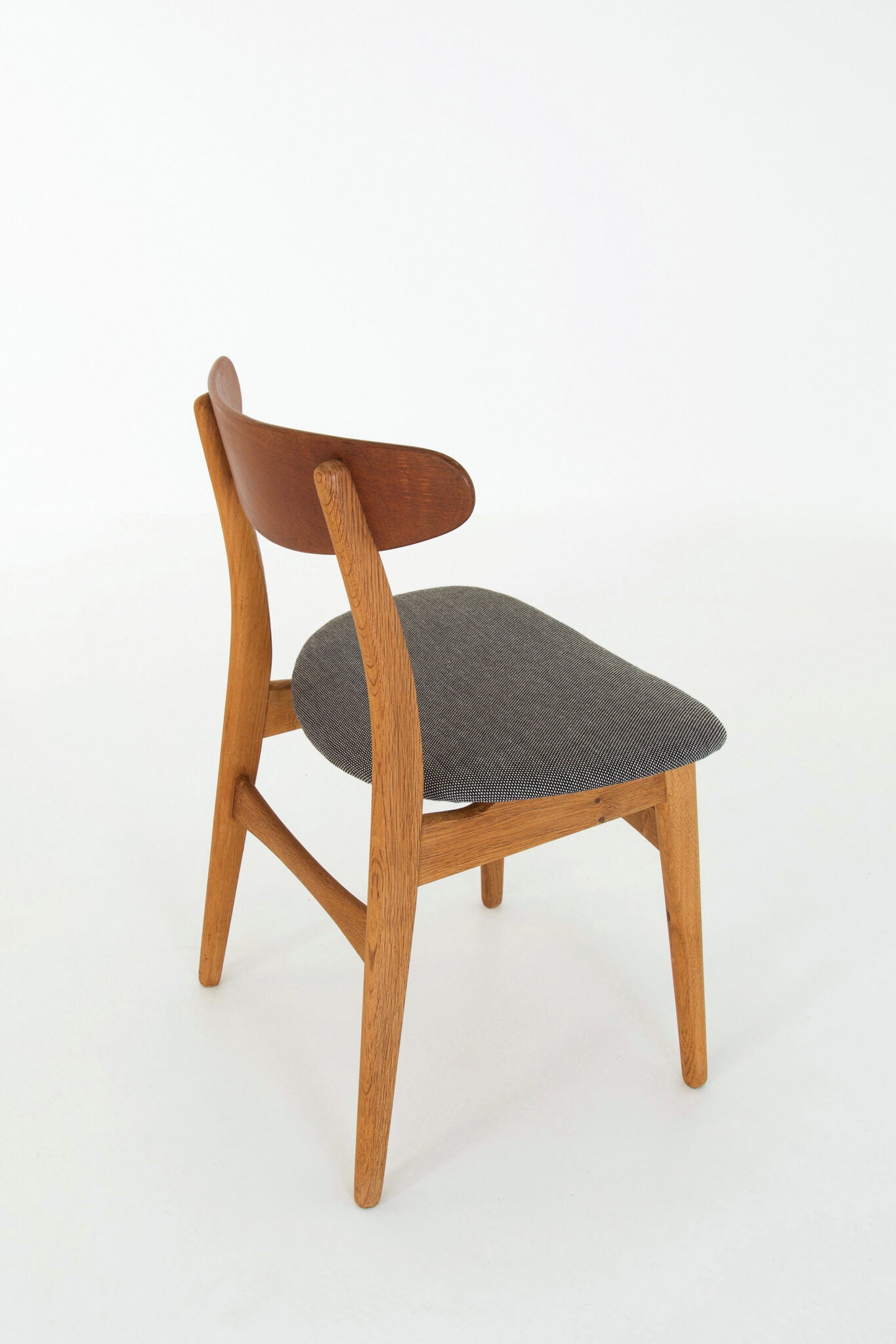Hans J. Wegner A Set of 4 ‘CH30’ Dining Chairs