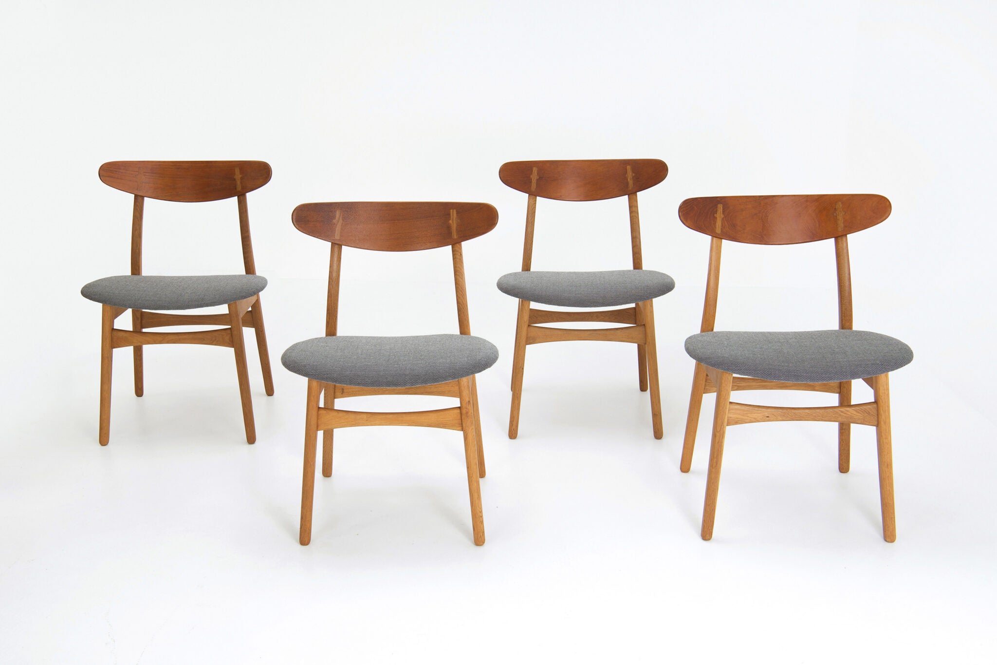 Hans J. Wegner A Set of 4 ‘CH30’ Dining Chairs