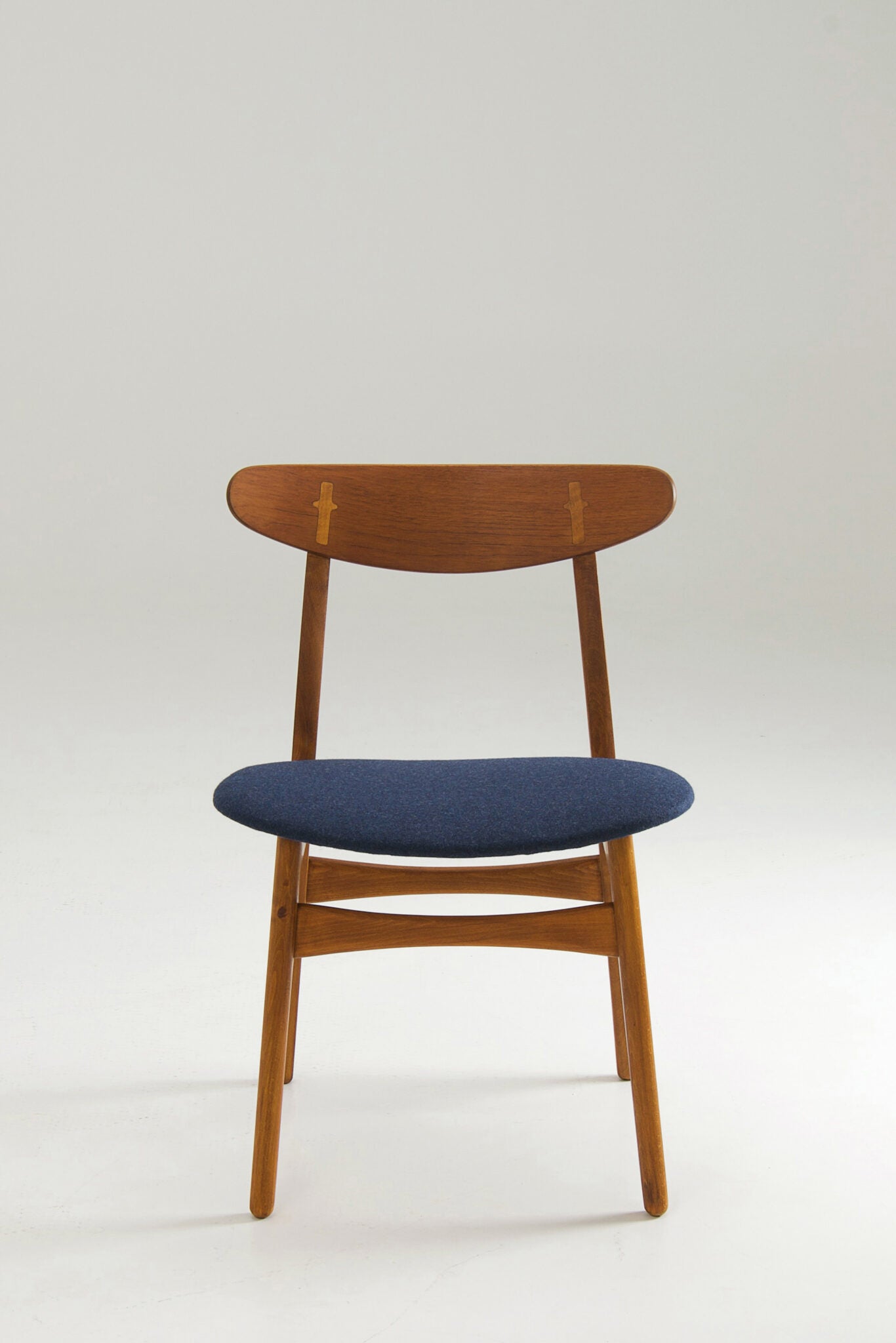 Hans J. Wegner A Set of 4 ‘CH30’ Dining Chairs
