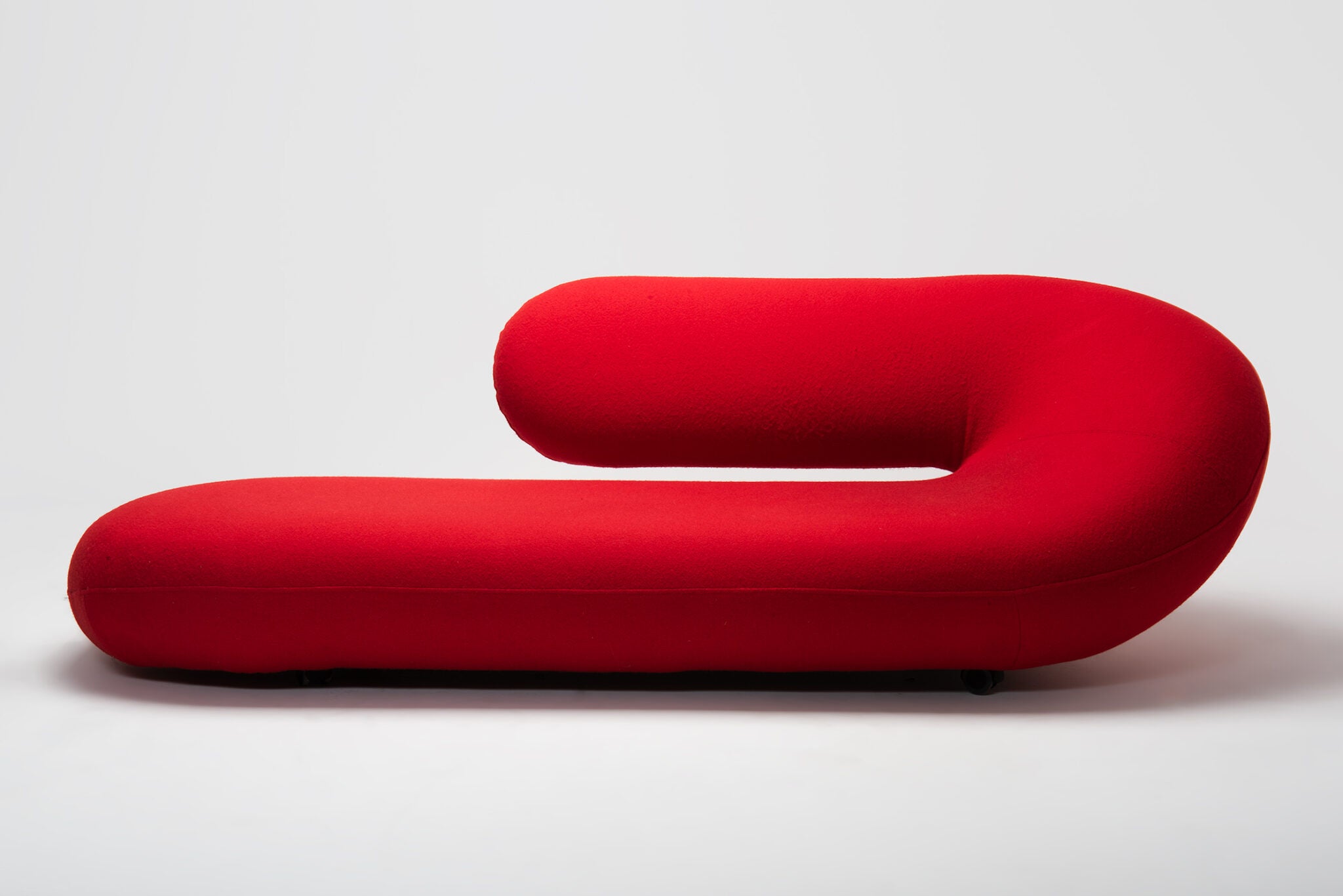Geoffrey Harcourt Cleopatra Chaise Longue