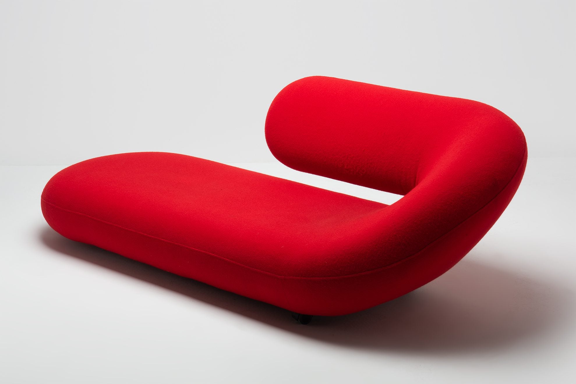 Geoffrey Harcourt Cleopatra Chaise Longue