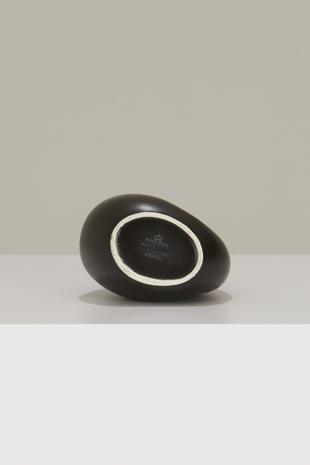 l'Anverre, Sem Schanzer Ceramic Carafe in black