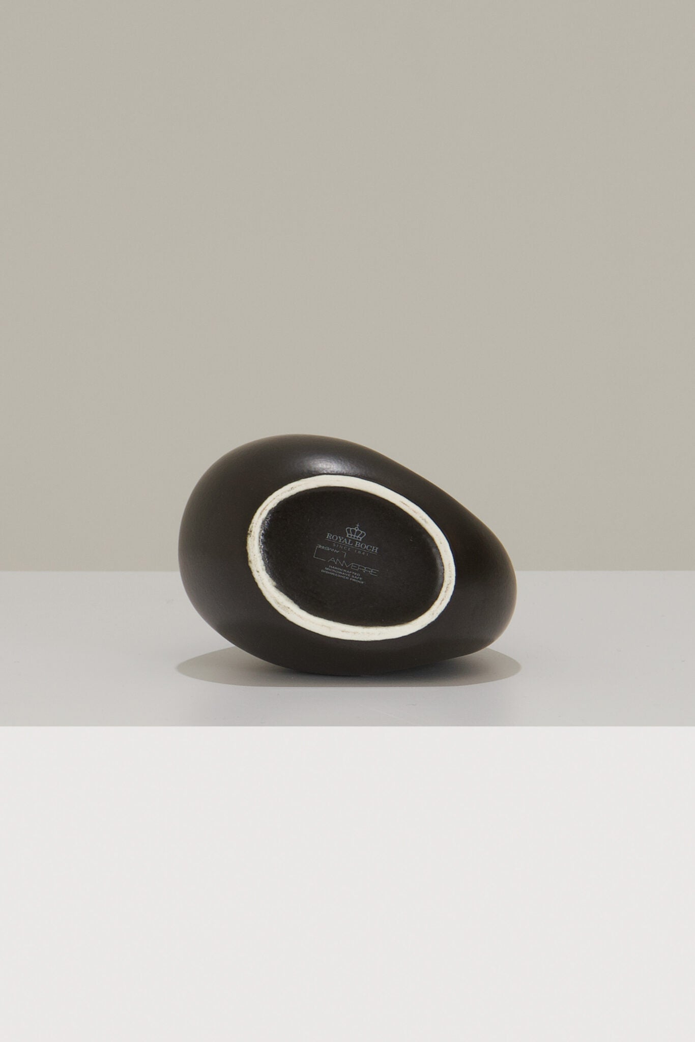 l'Anverre, Sem Schanzer Ceramic Carafe in black