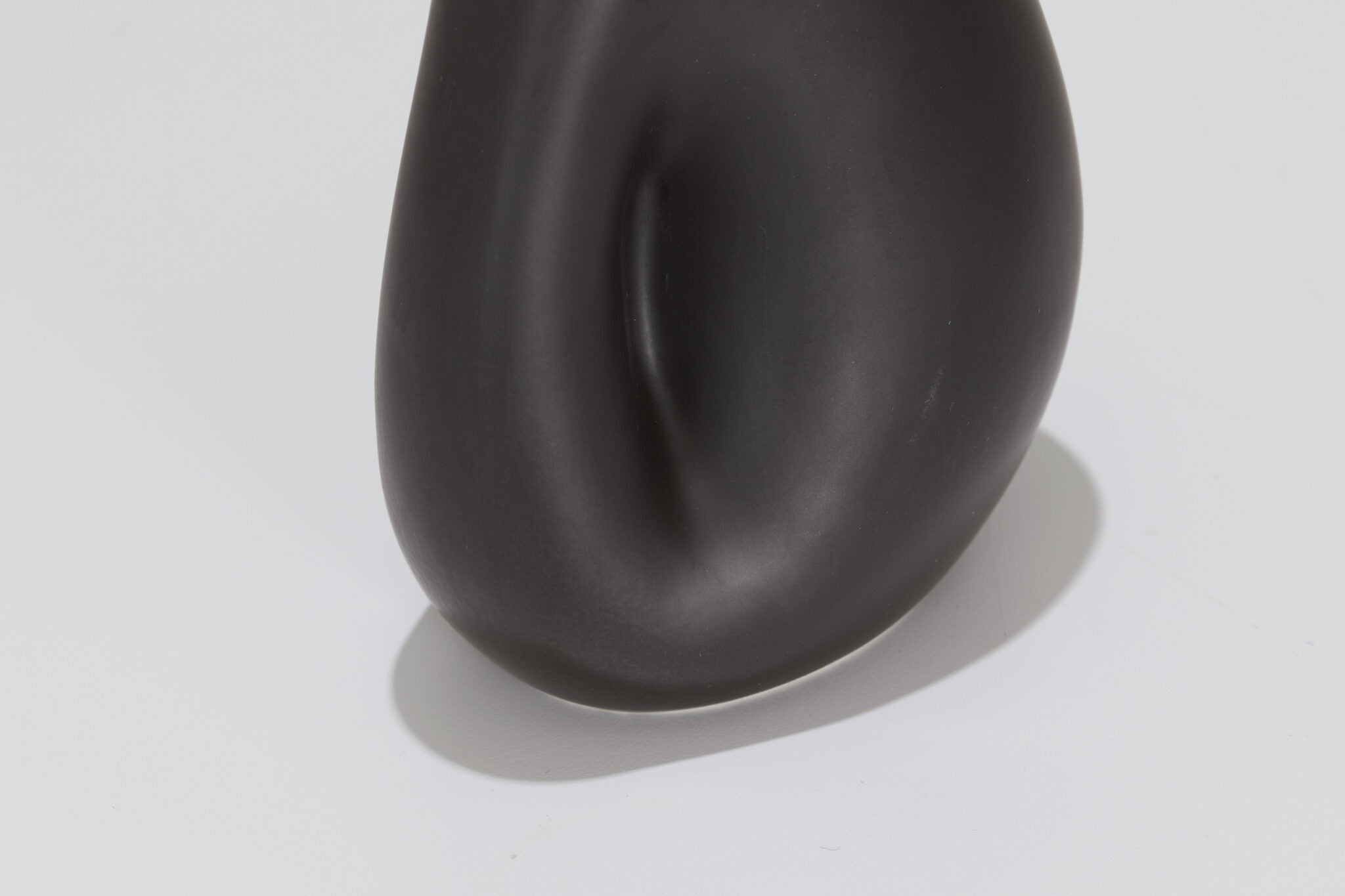 l'Anverre, Sem Schanzer Ceramic Carafe in black