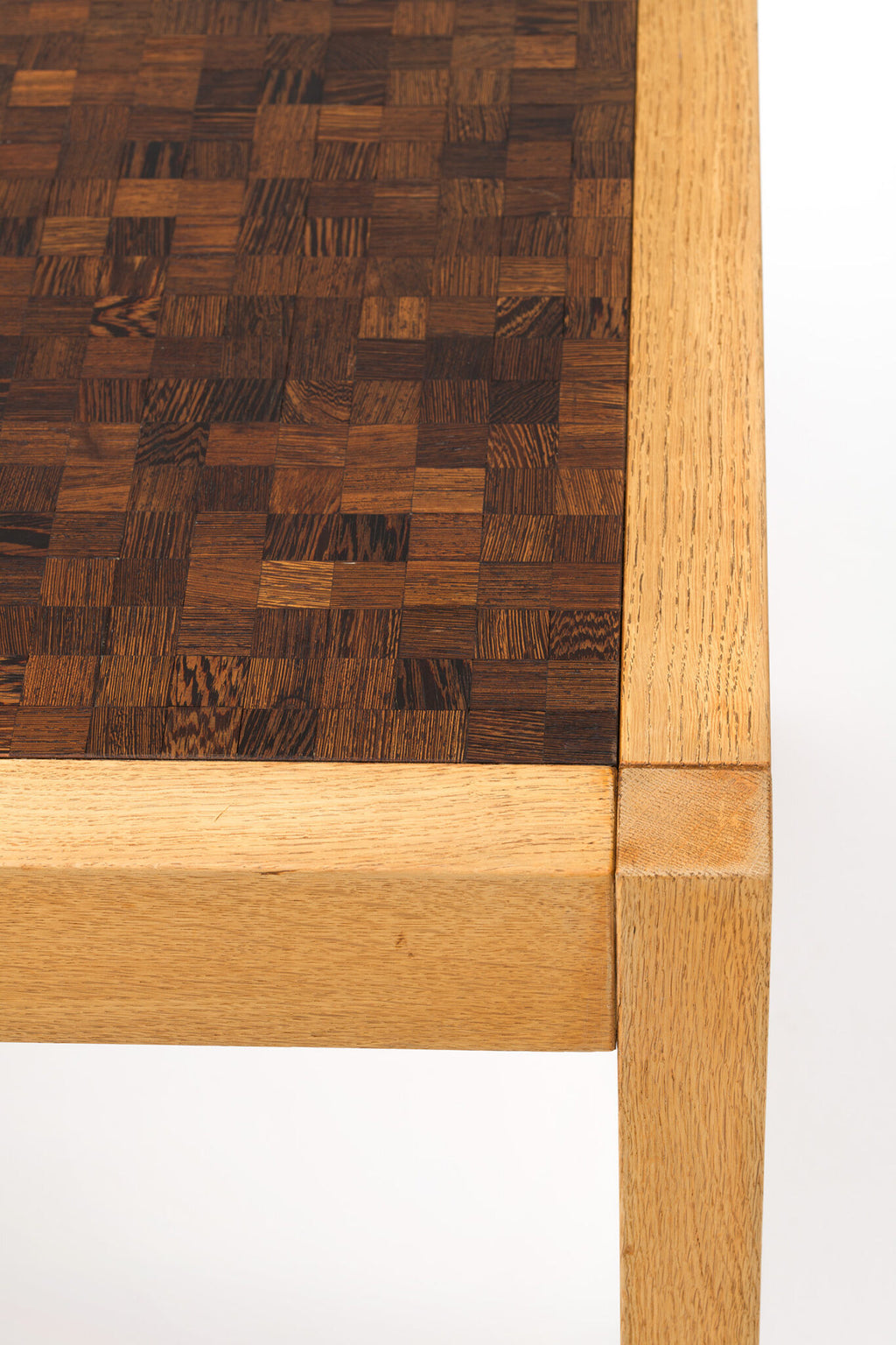 Checkered Extendable Dining Table