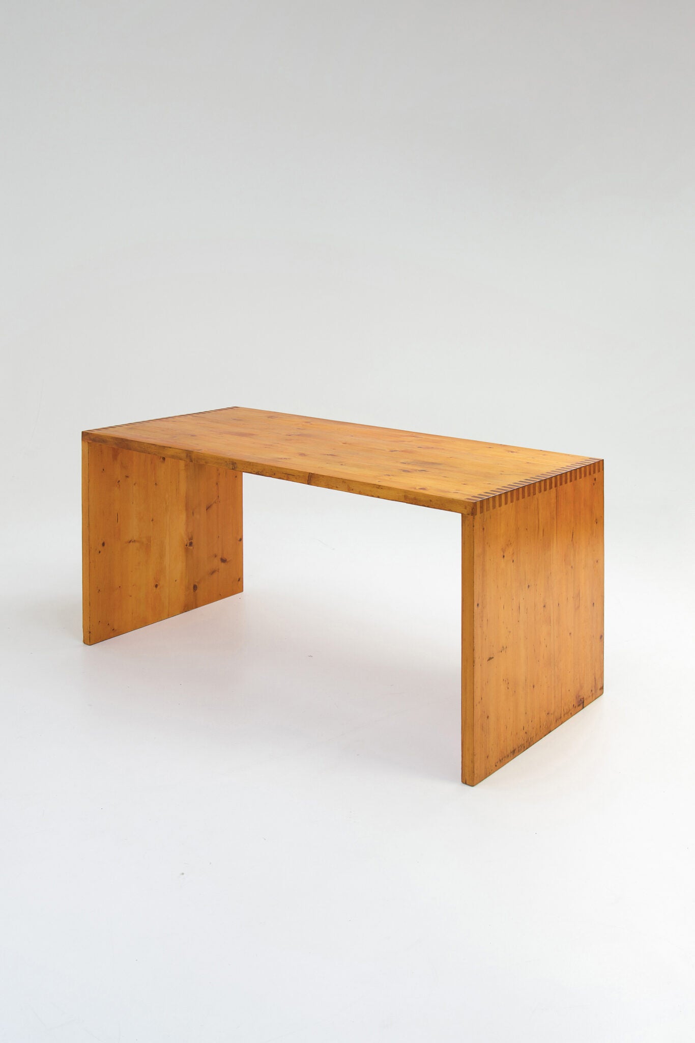 Ate van Apeldoorn Desk in Solid Pine