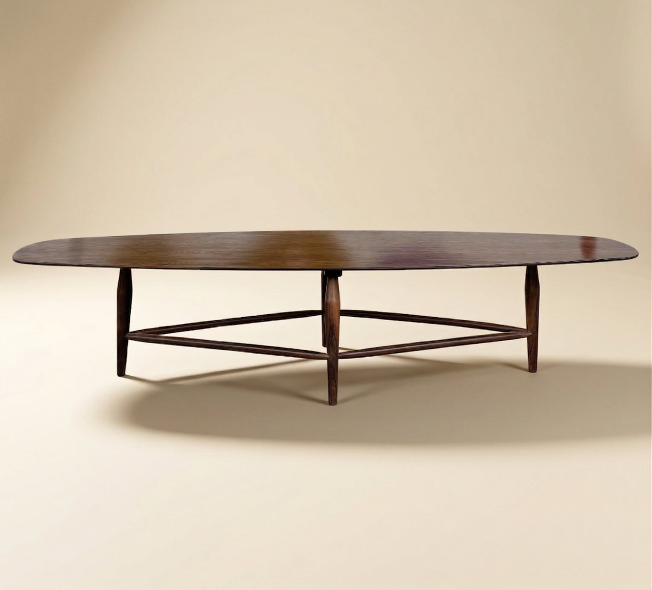 Coffee table by Liceu de artes e officios