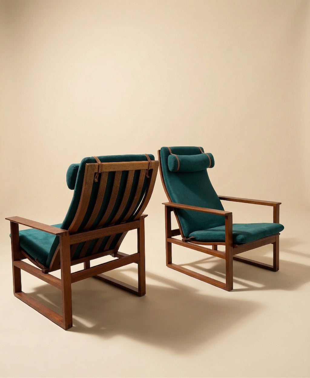 Pair of 2254 armchairs by Børge Mogensen