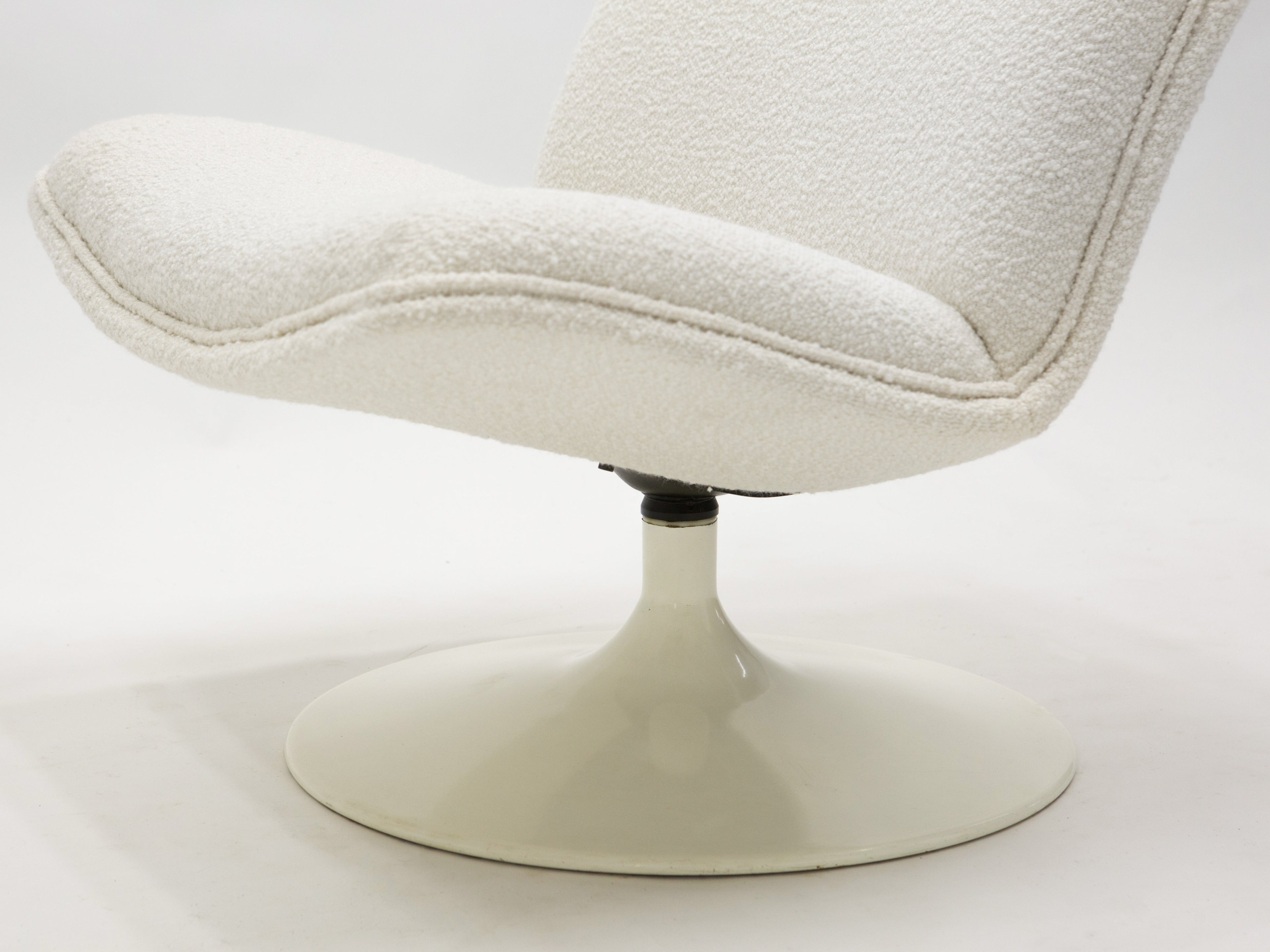 Geoffrey Harcourt for Artifort F504 swivel lounge chair bouclé 1960s