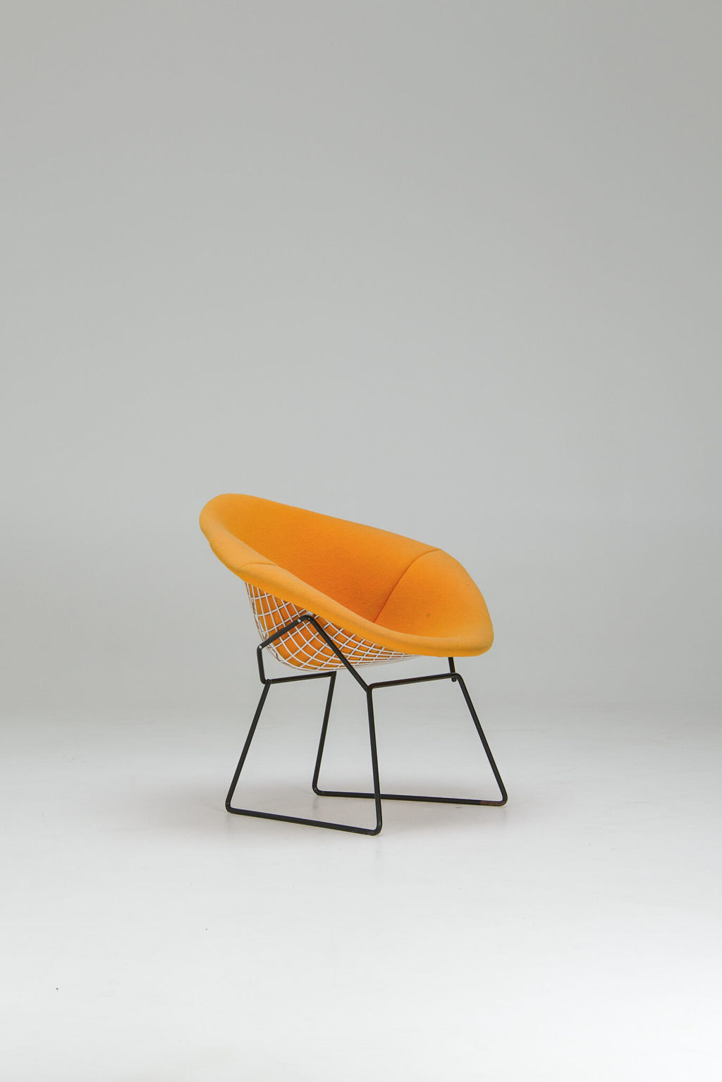 Harry Bertoia Diamond Chair – Yellow Upholstery