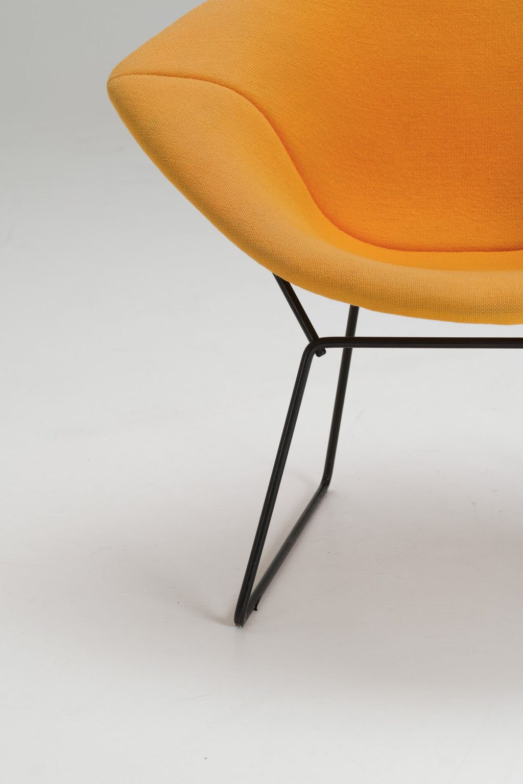 Harry Bertoia Diamond Chair – Yellow Upholstery
