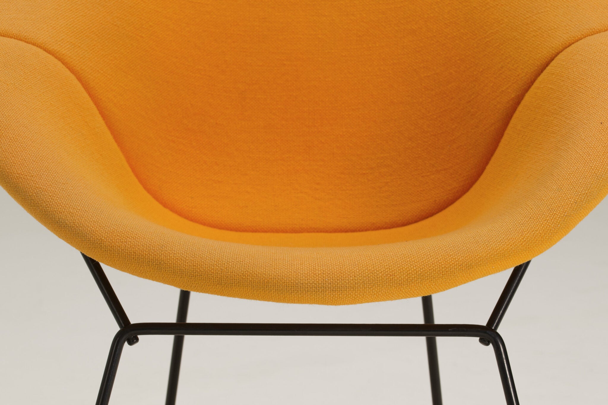 Harry Bertoia Diamond Chair – Yellow Upholstery