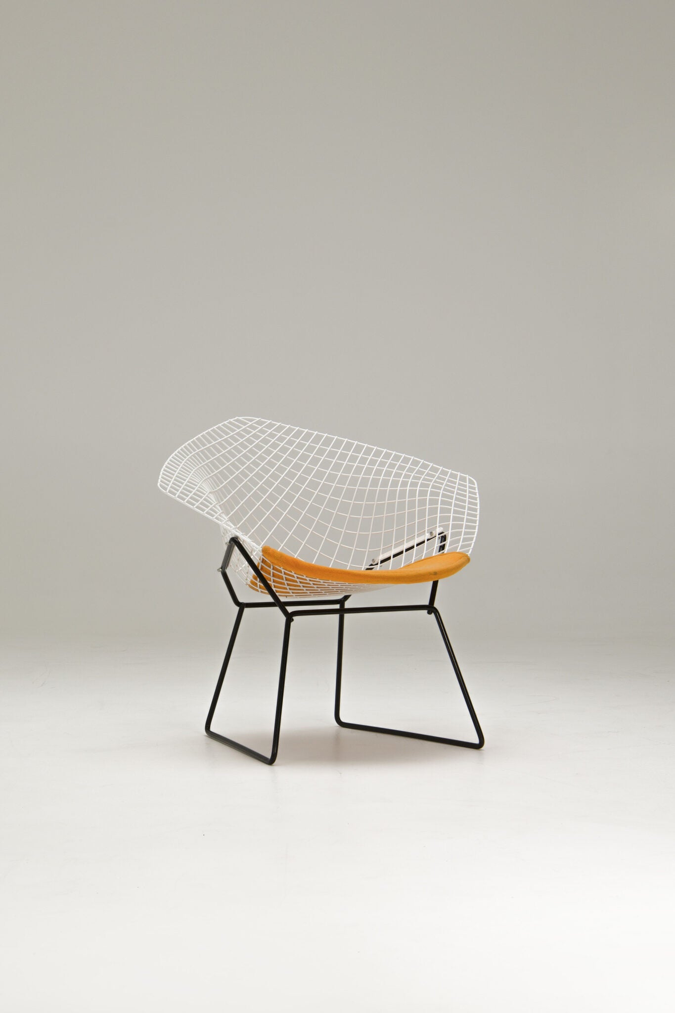 Harry Bertoia Diamond Chair – Yellow Seatpad