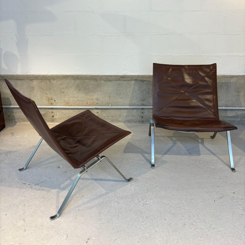 Nice pair of Pk22 easy chairs by Poul Kjærholm EKC éditon