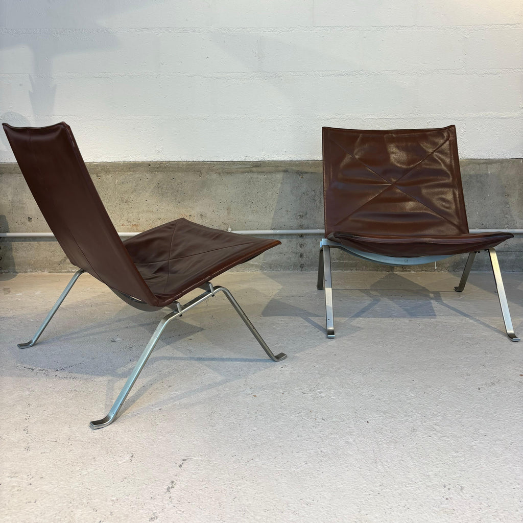 Nice pair of Pk22 easy chairs by Poul Kjærholm EKC éditon
