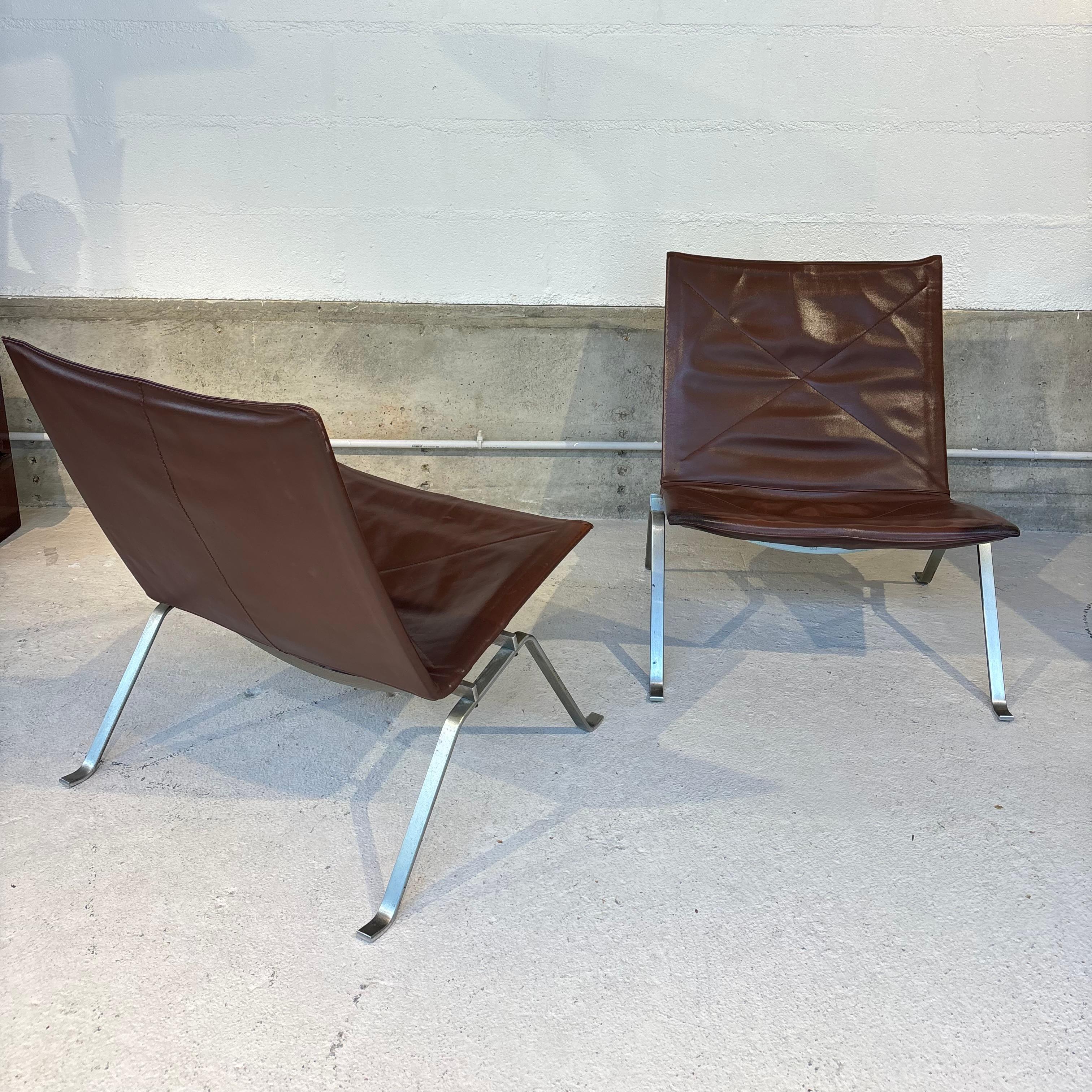 Nice pair of Pk22 easy chairs by Poul Kjærholm EKC éditon