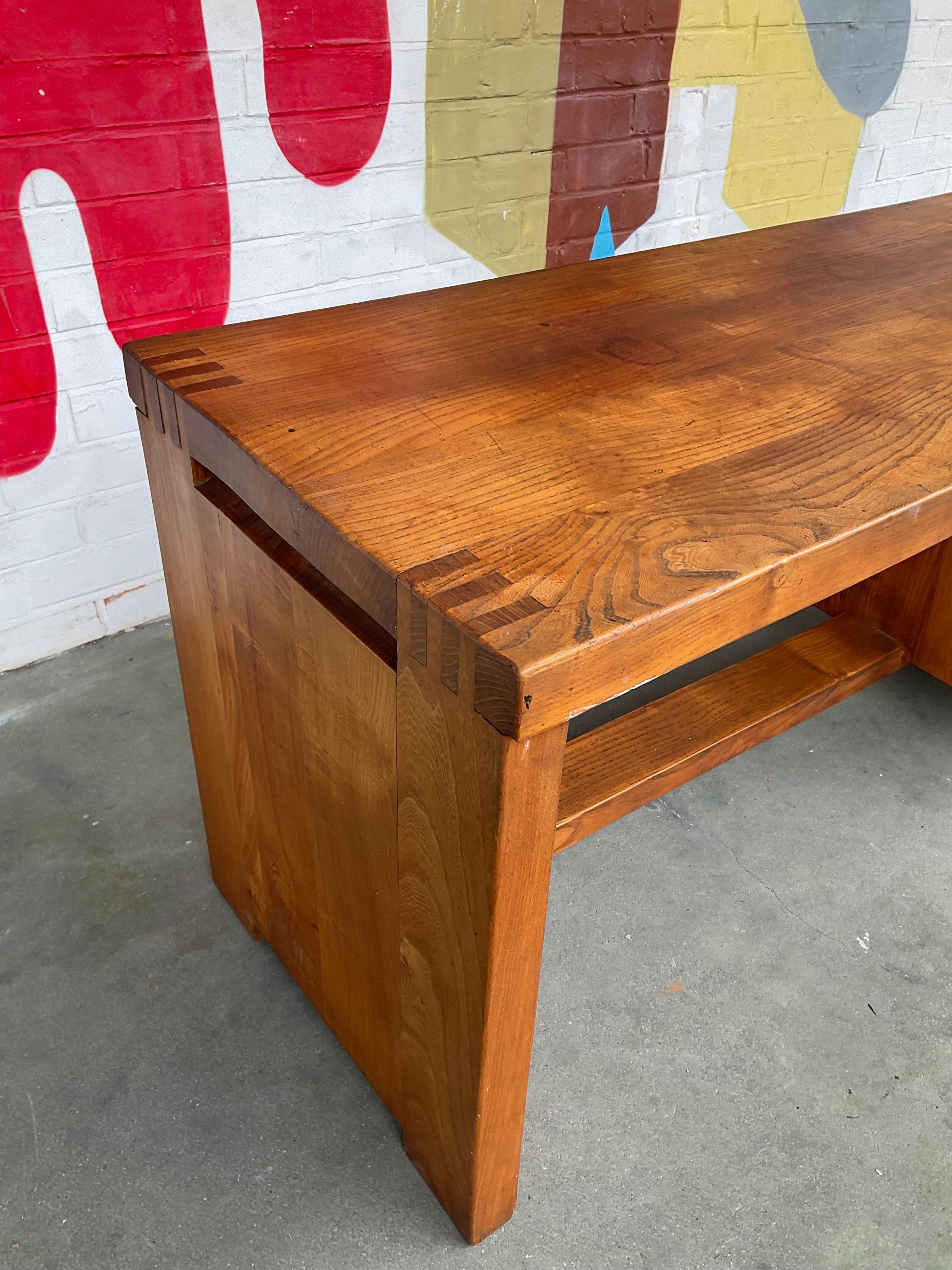 R05 A desk by Pierre Chapo
