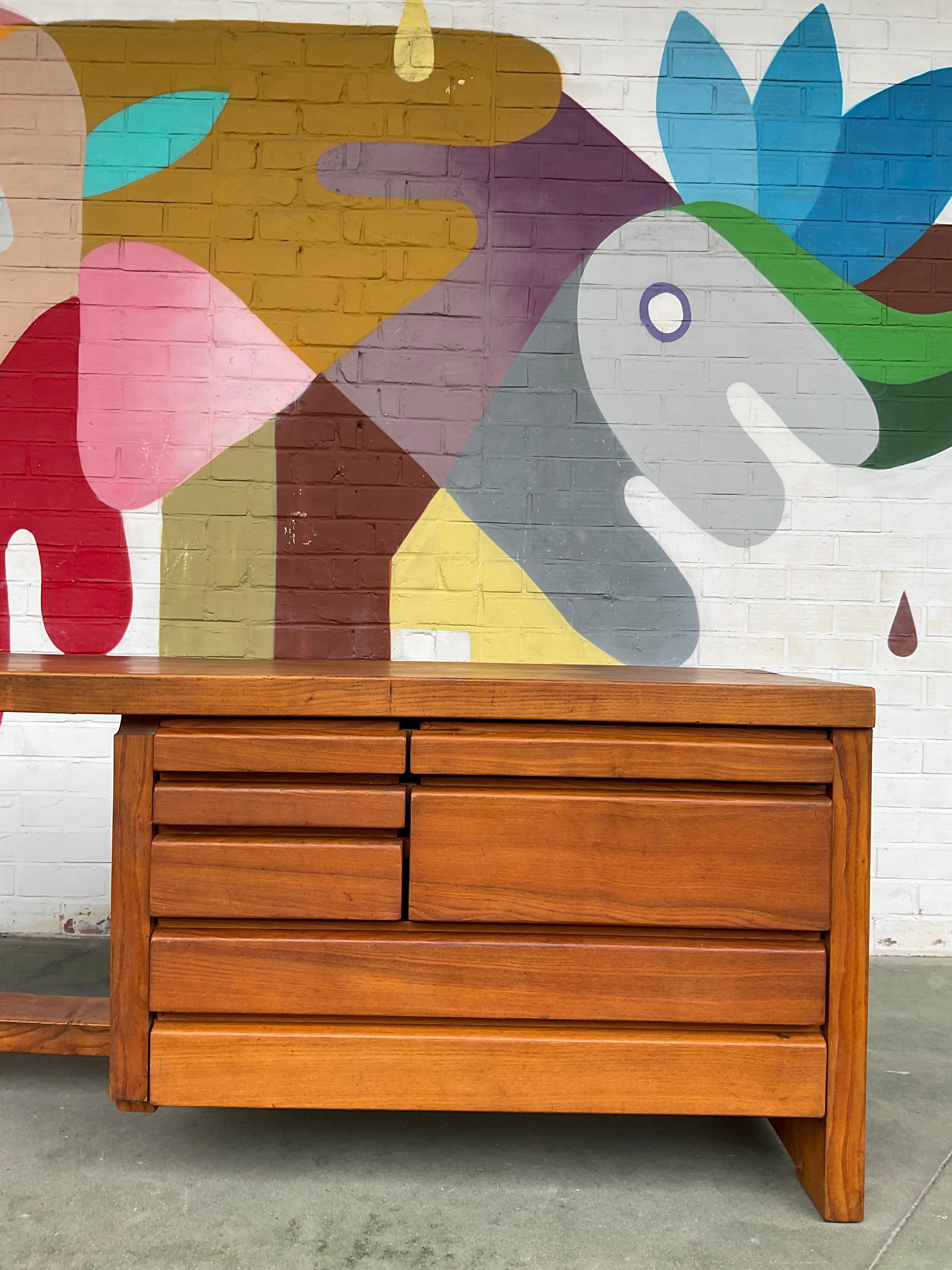 R05 A desk by Pierre Chapo