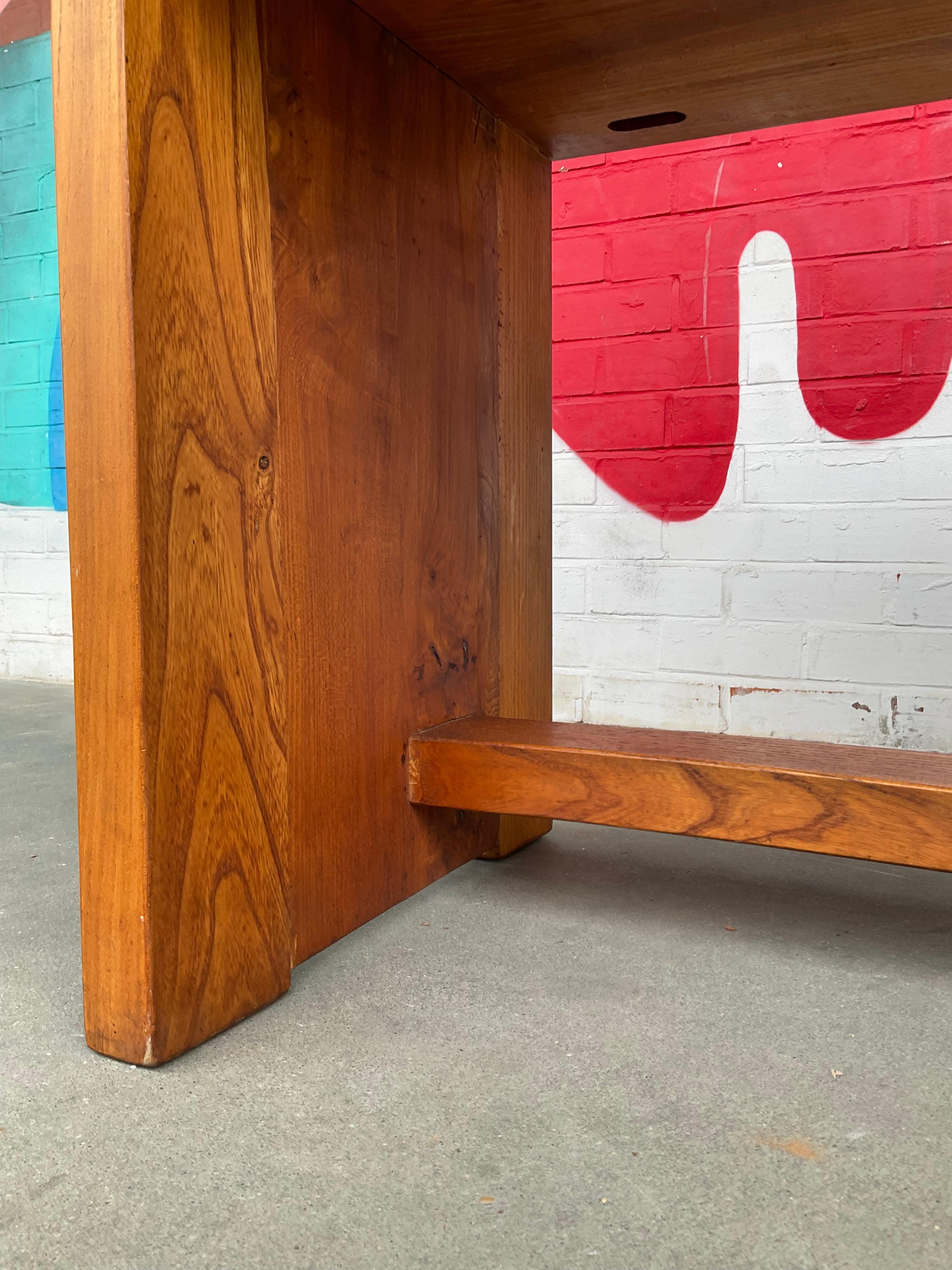R05 A desk by Pierre Chapo