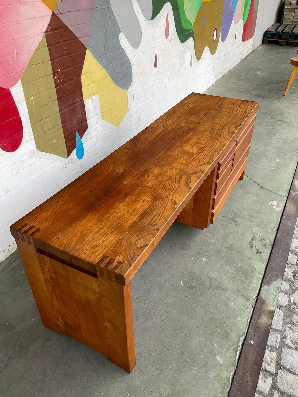 R05 A desk by Pierre Chapo