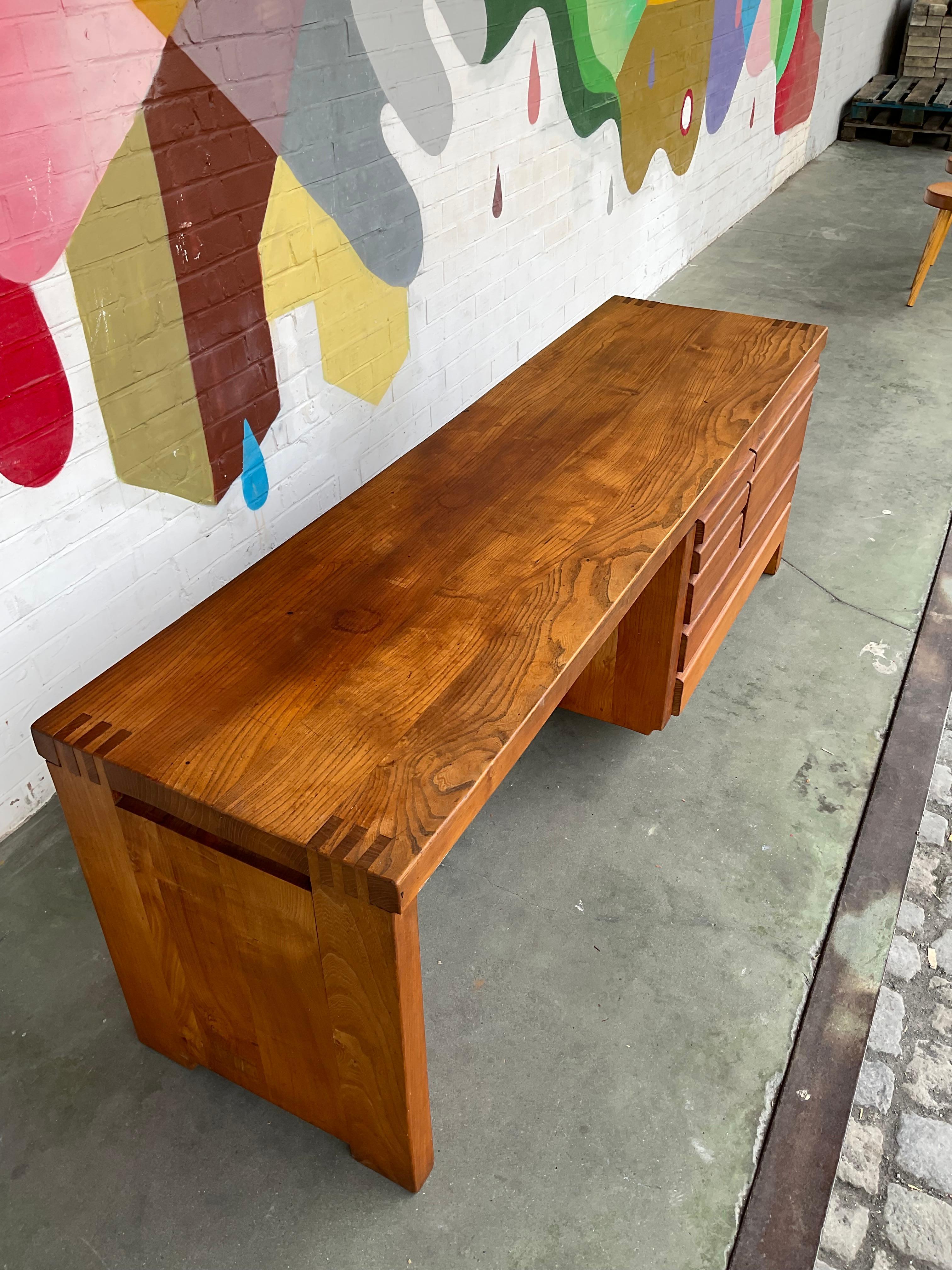 R05 A desk by Pierre Chapo