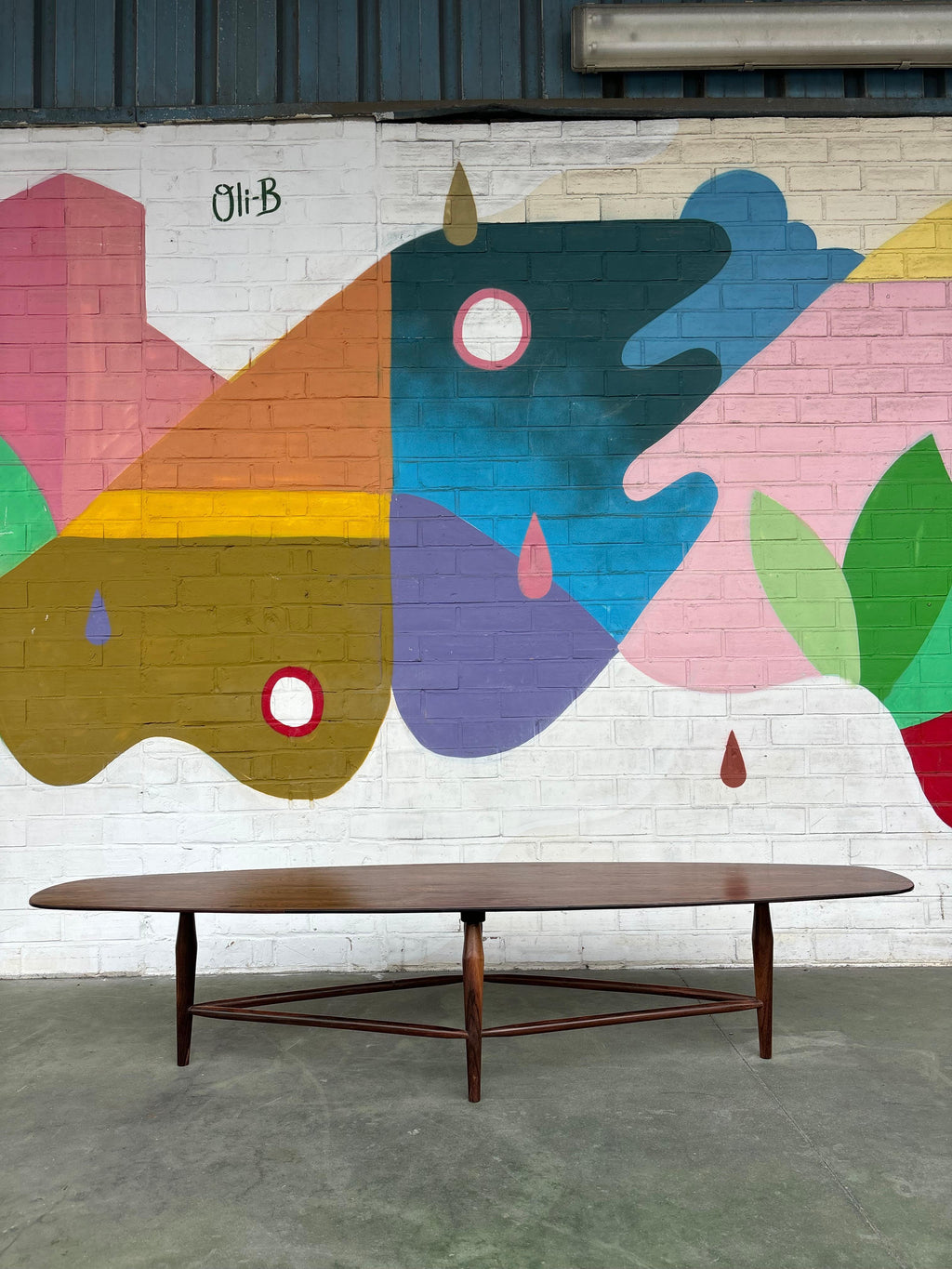 Coffee table by Liceu de artes e officios
