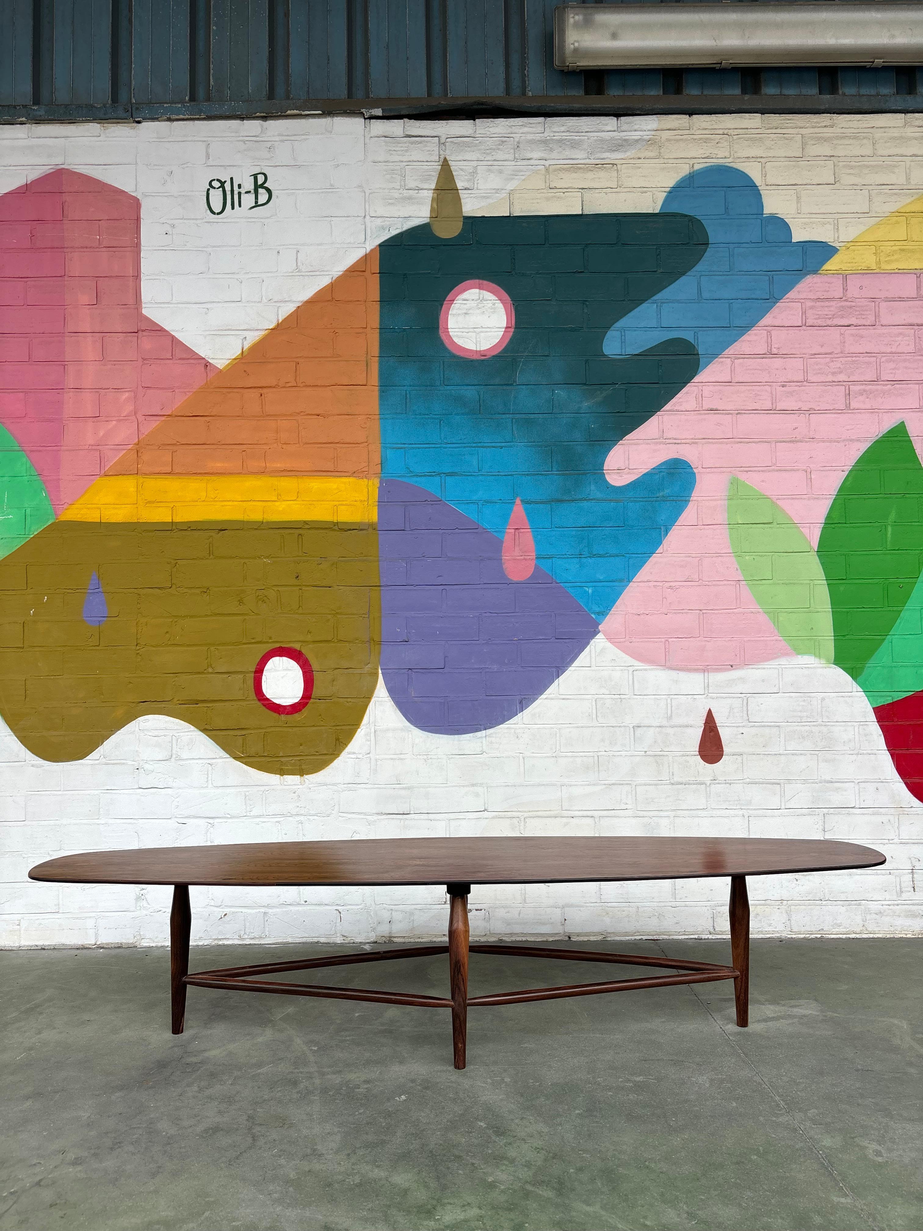 Coffee table by Liceu de artes e officios