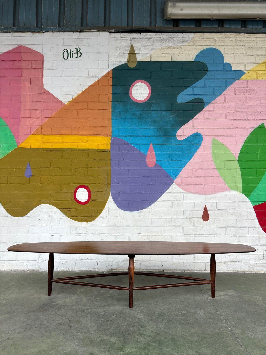 Coffee table by Liceu de artes e officios