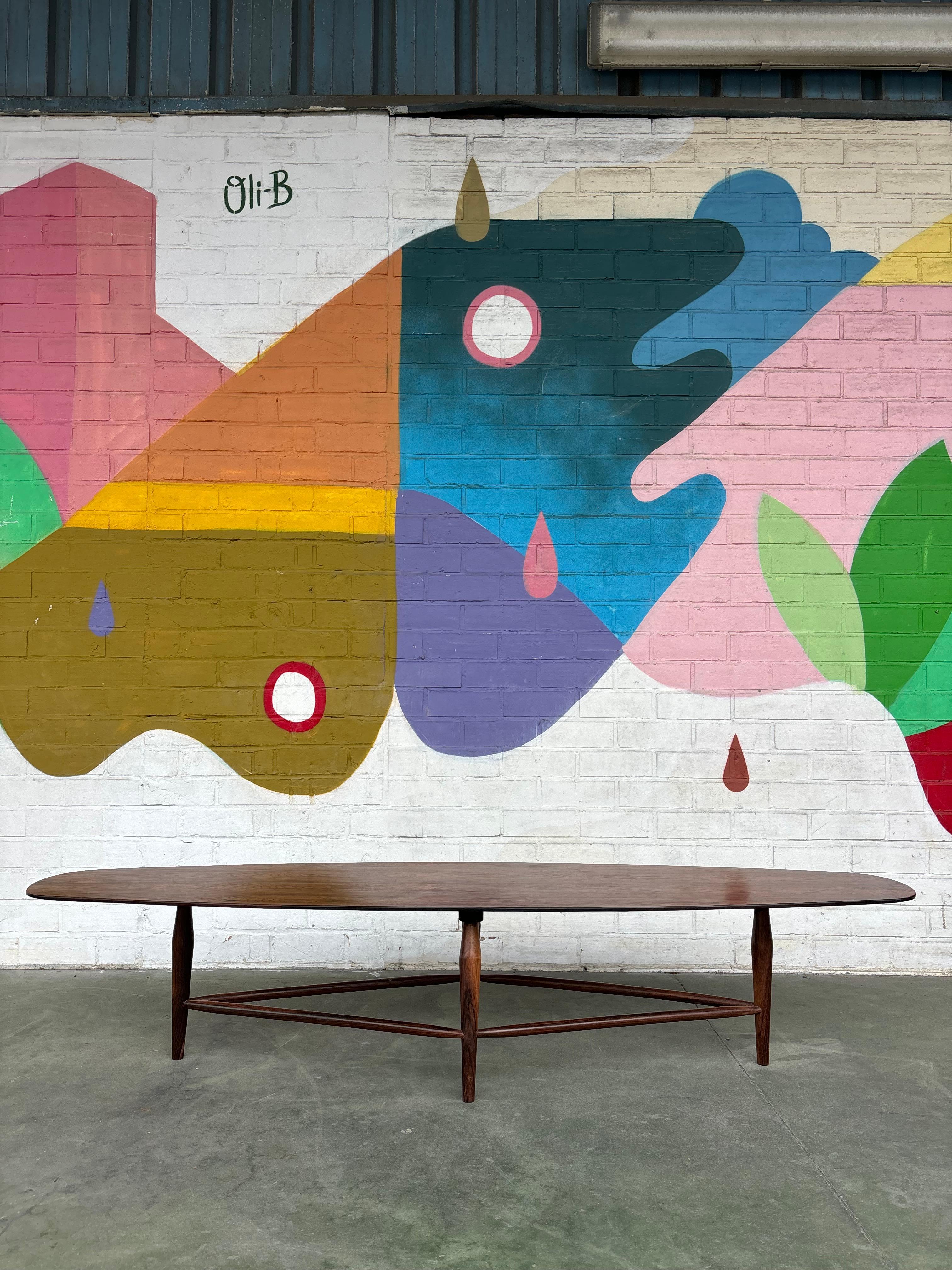 Coffee table by Liceu de artes e officios