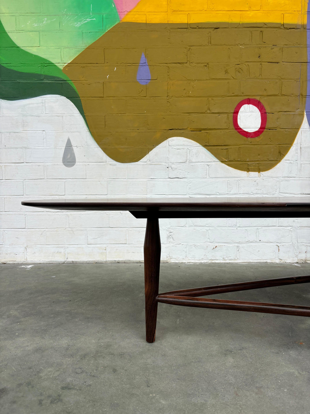 Coffee table by Liceu de artes e officios