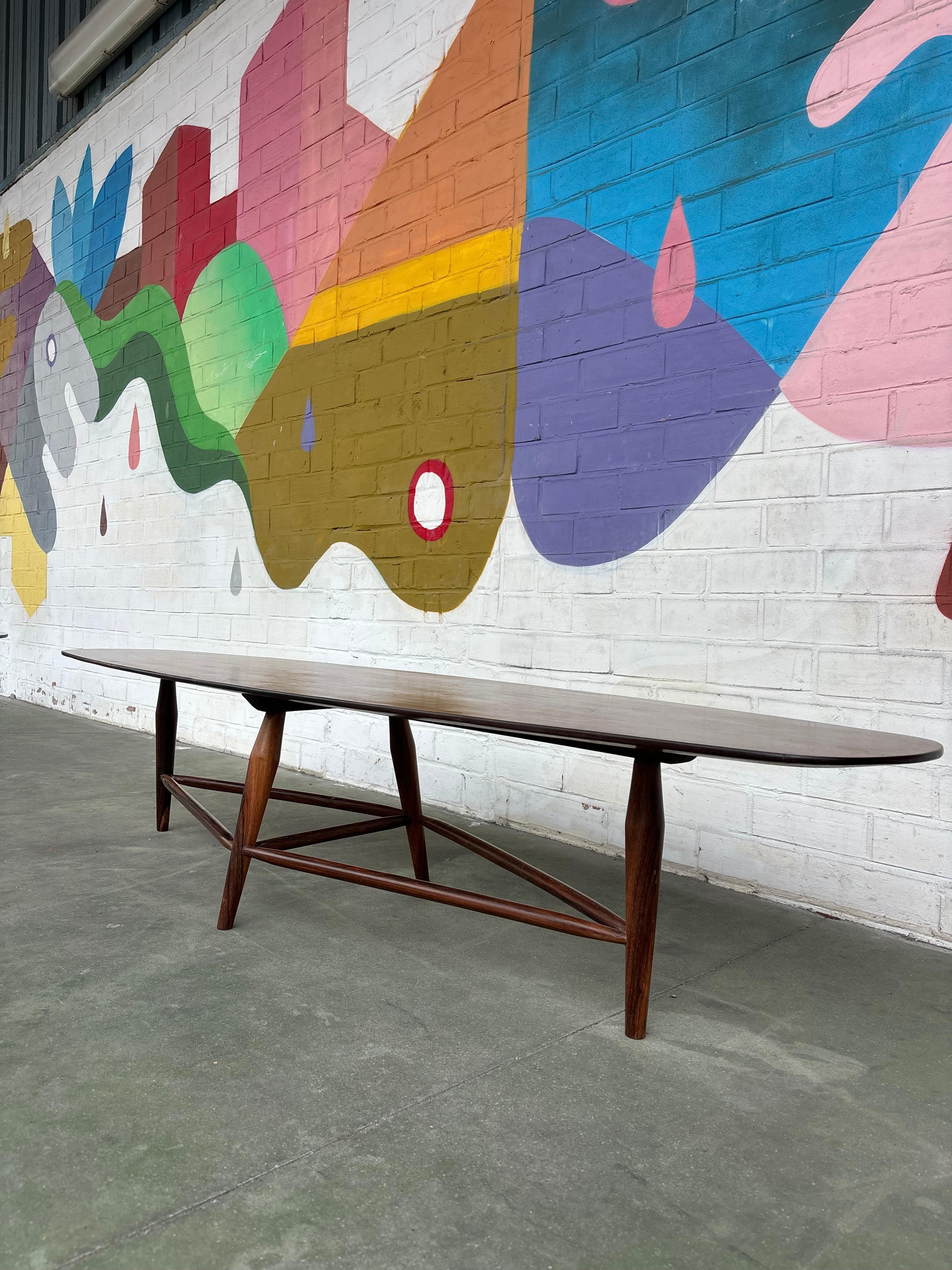 Coffee table by Liceu de artes e officios