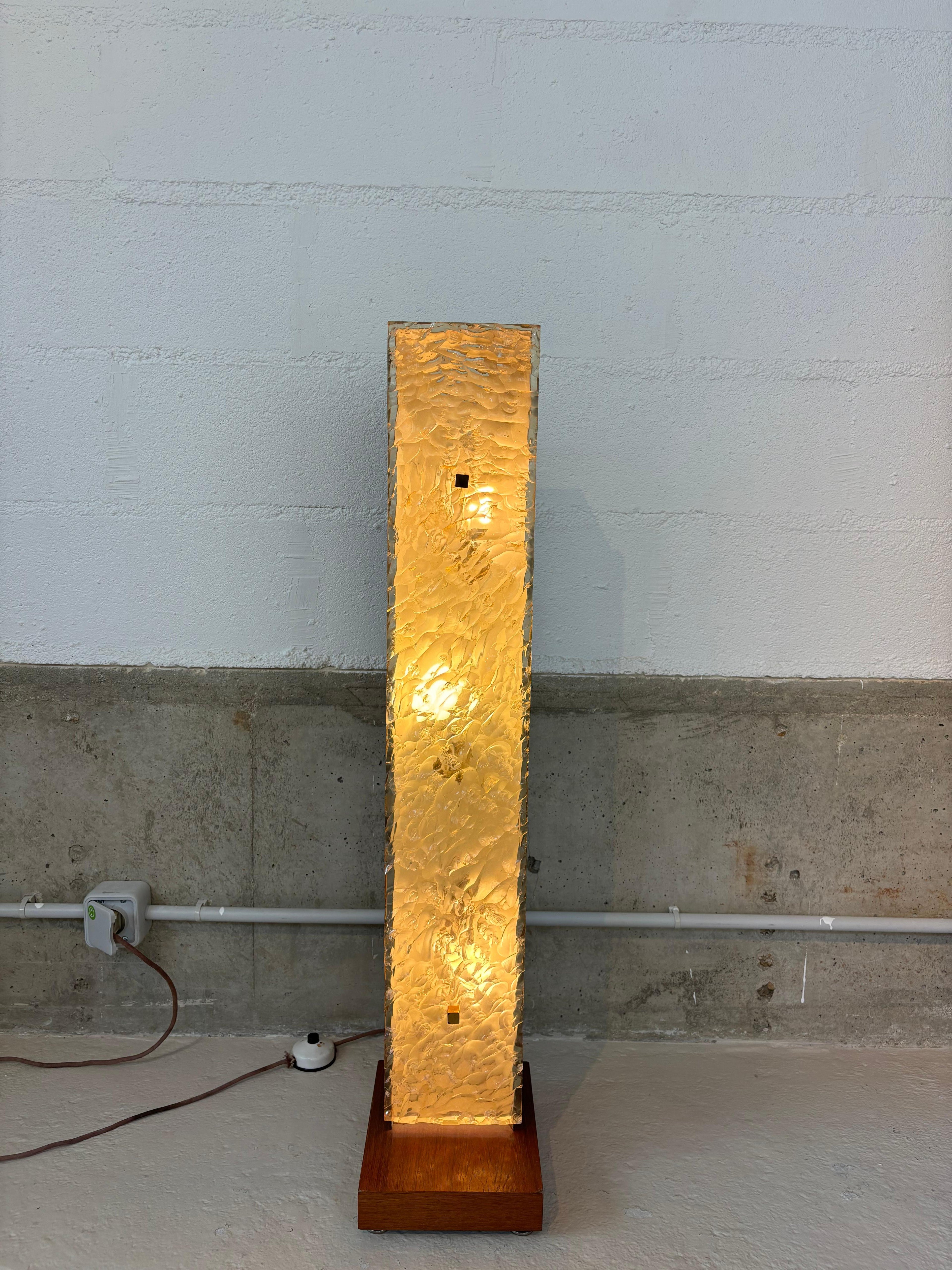 Floorlamp in résin by Dallux