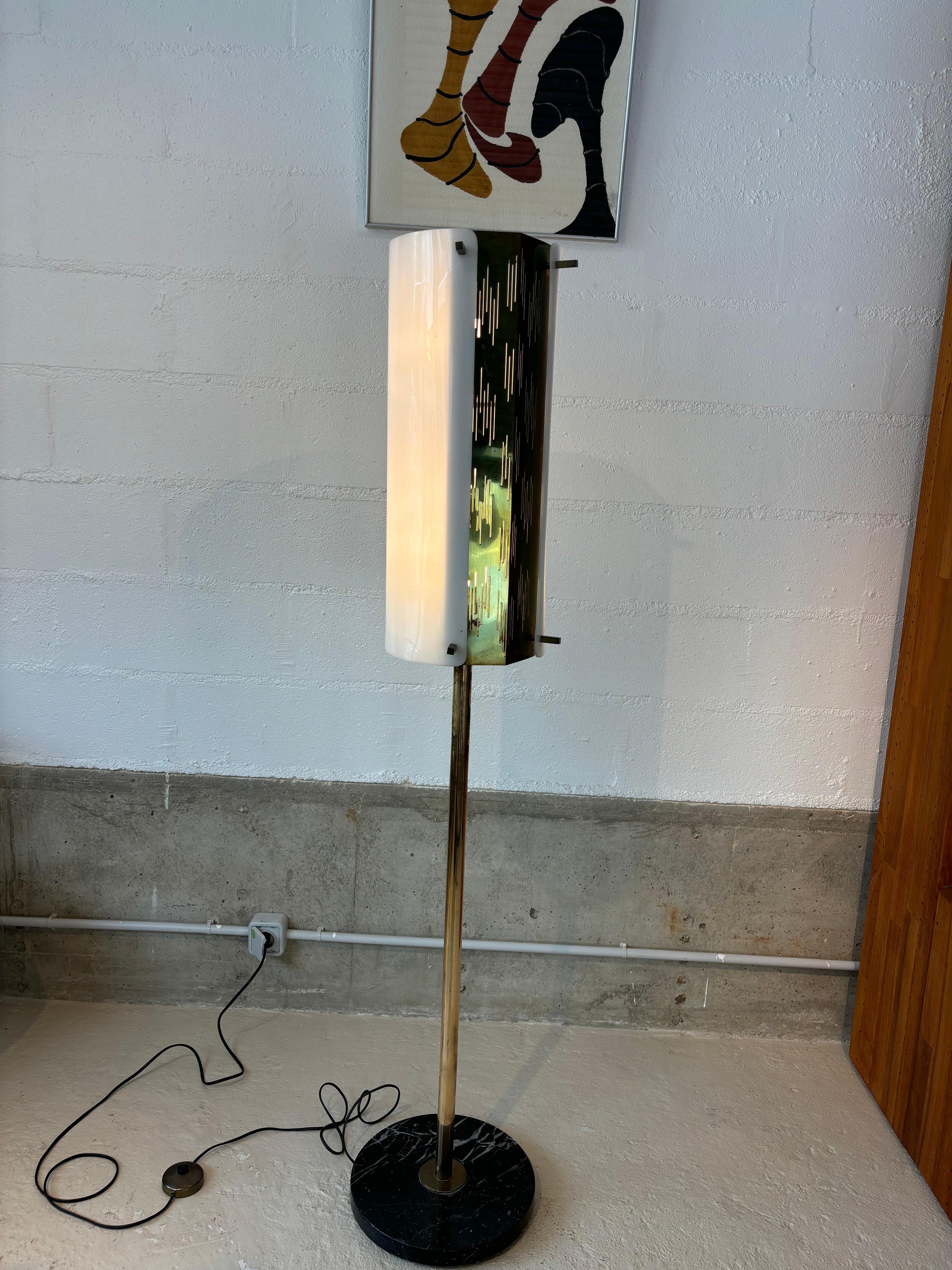 Beautiful floorlamp by Arlus