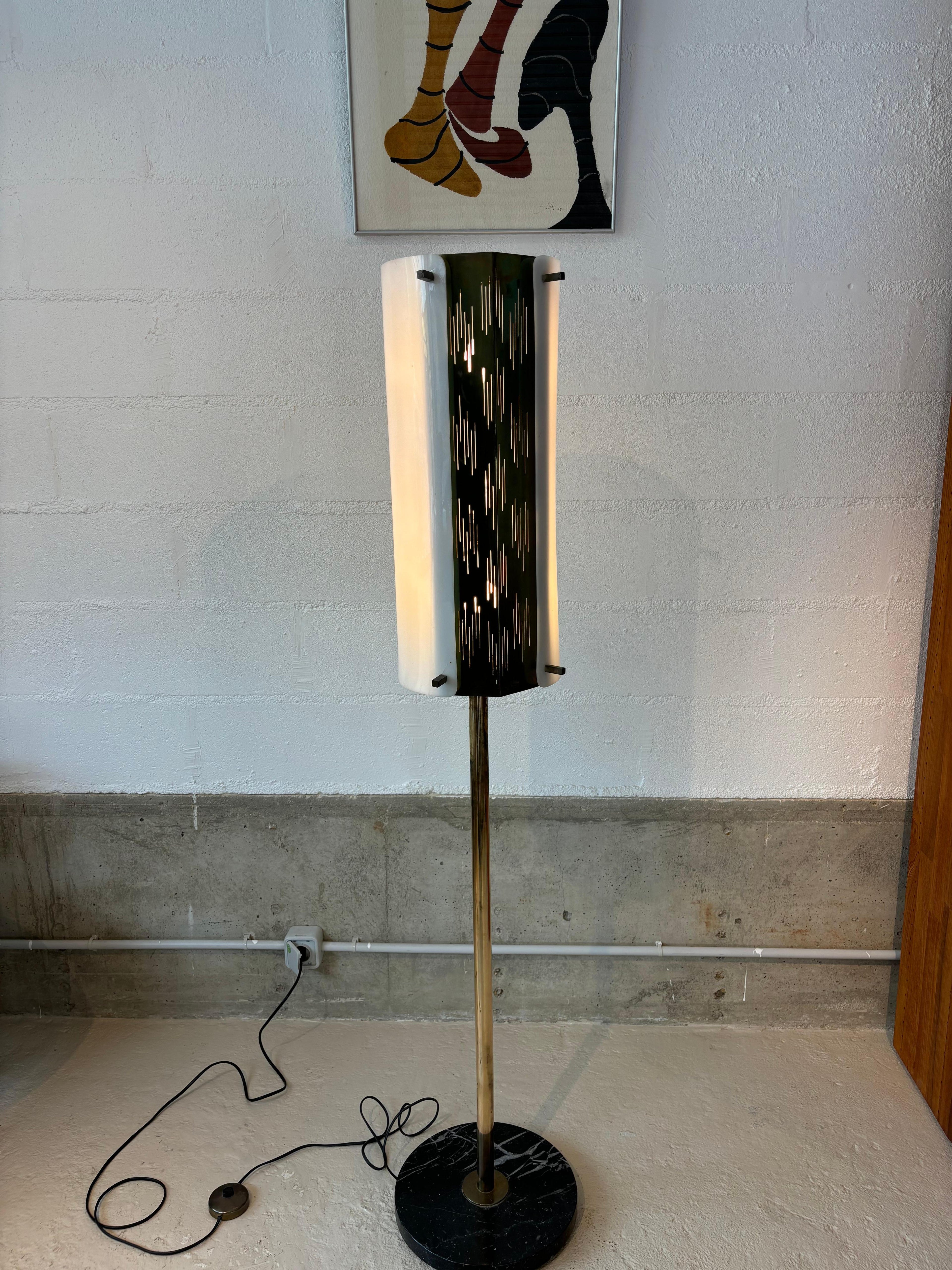 Beautiful floorlamp by Arlus