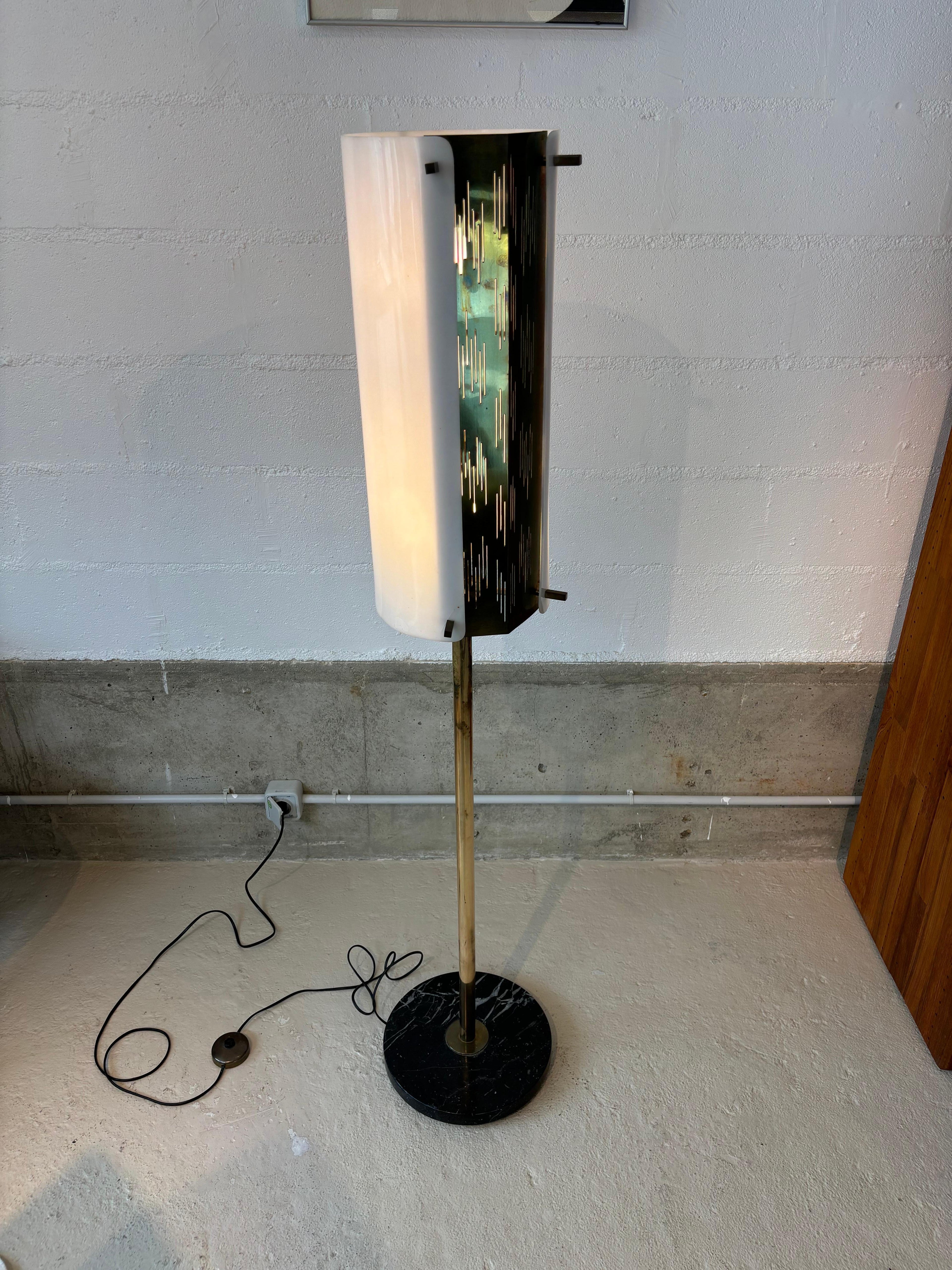 Beautiful floorlamp by Arlus