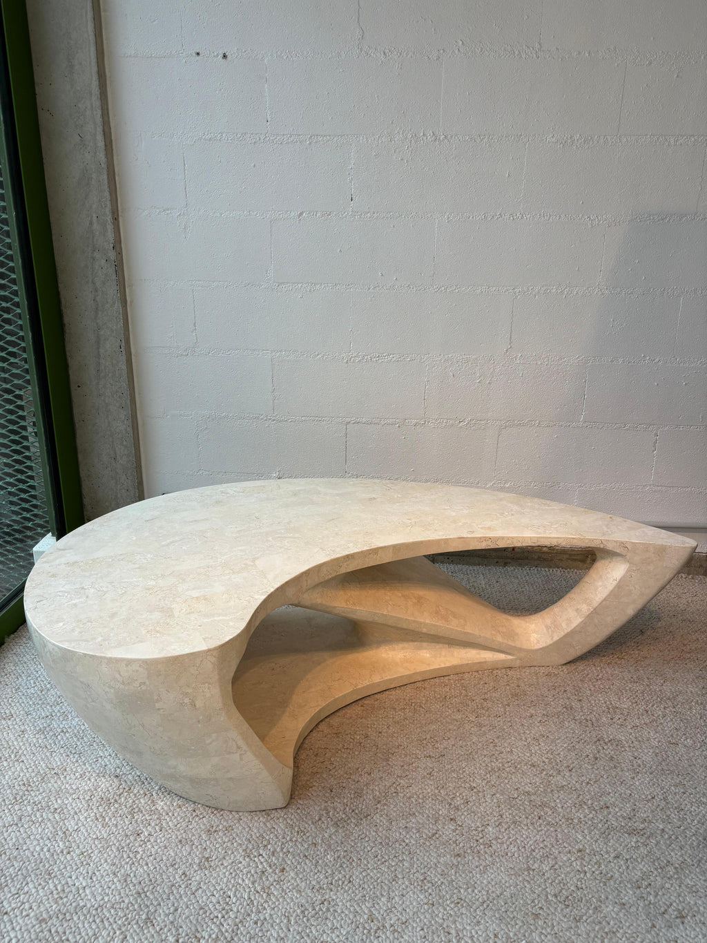 Coffee table in the manner of Zaha Hadid in resin