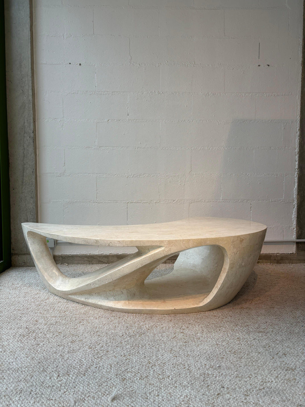 Coffee table in the manner of Zaha Hadid in resin