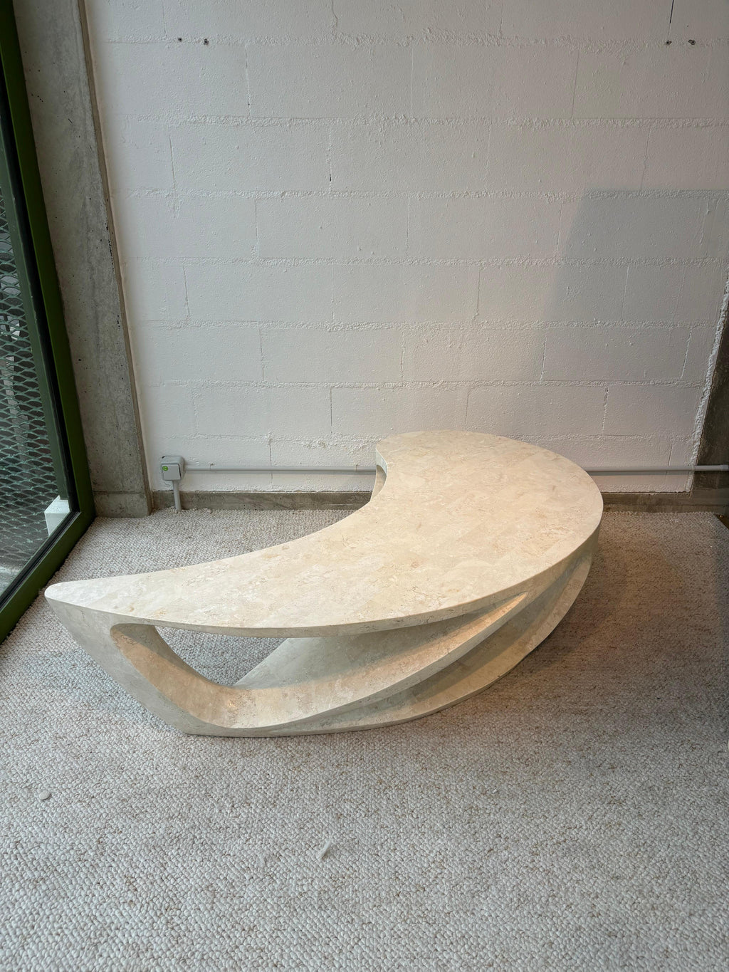 Coffee table in the manner of Zaha Hadid in resin