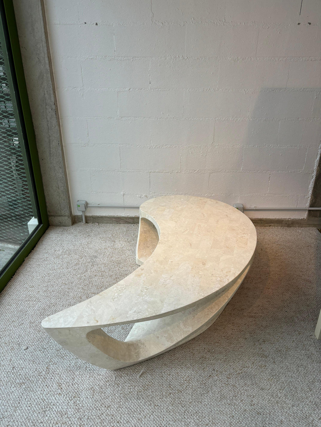 Coffee table in the manner of Zaha Hadid in resin