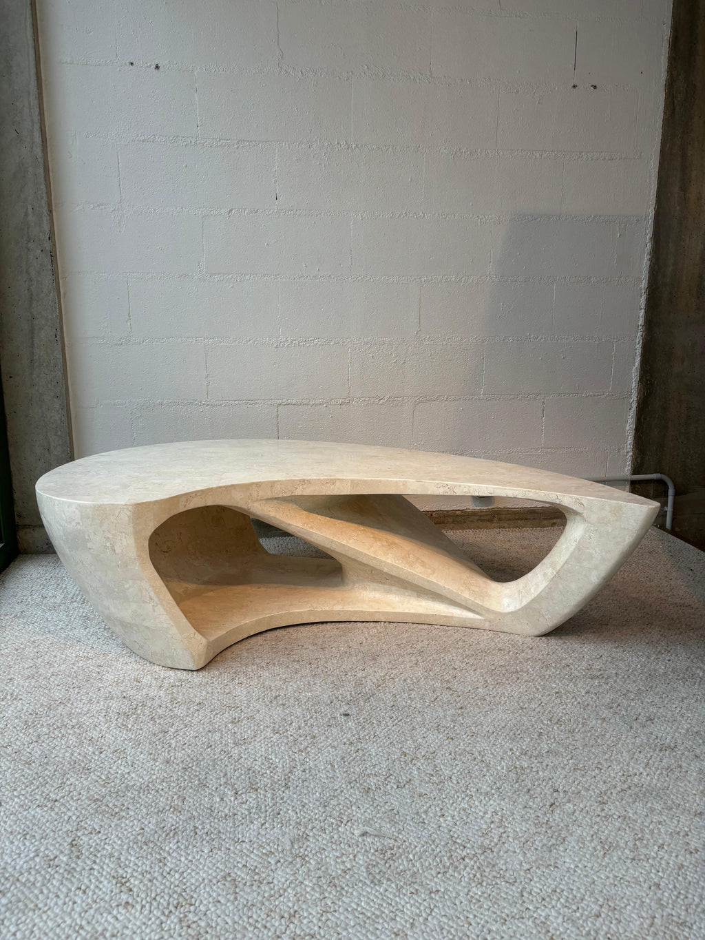 Coffee table in the manner of Zaha Hadid in resin