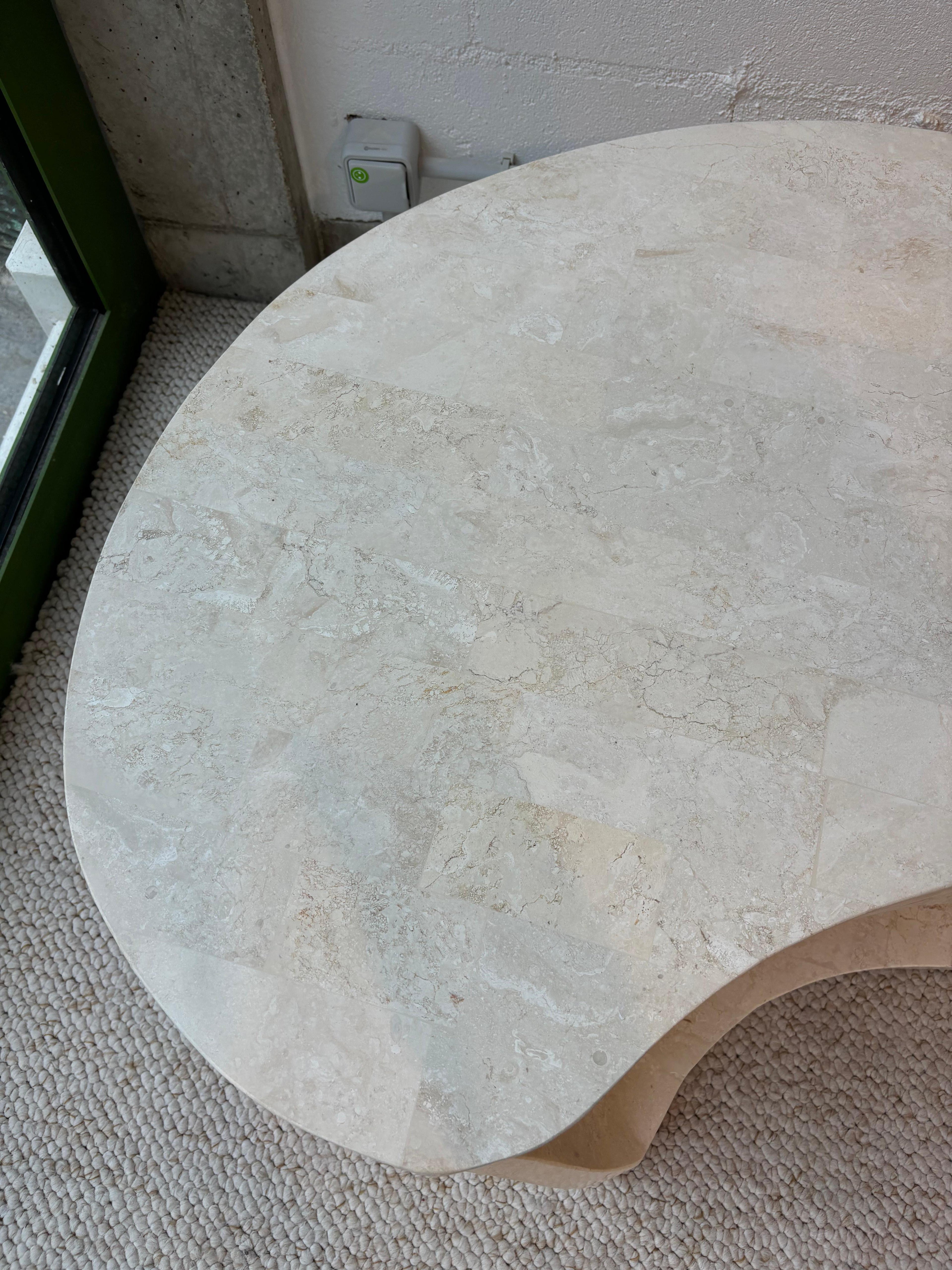 Coffee table in the manner of Zaha Hadid in resin