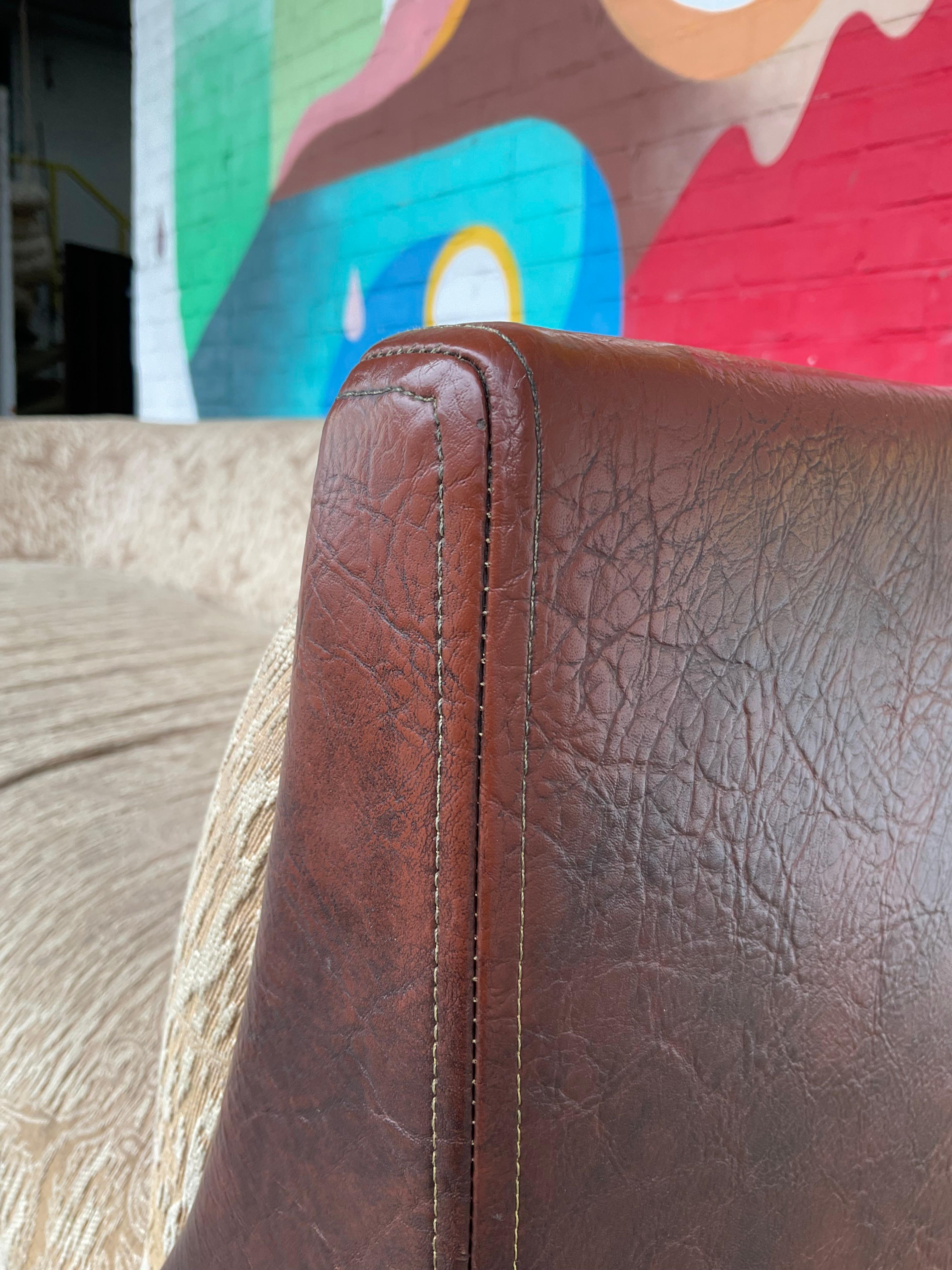 Cubo sofa by Jorge Zalszupin