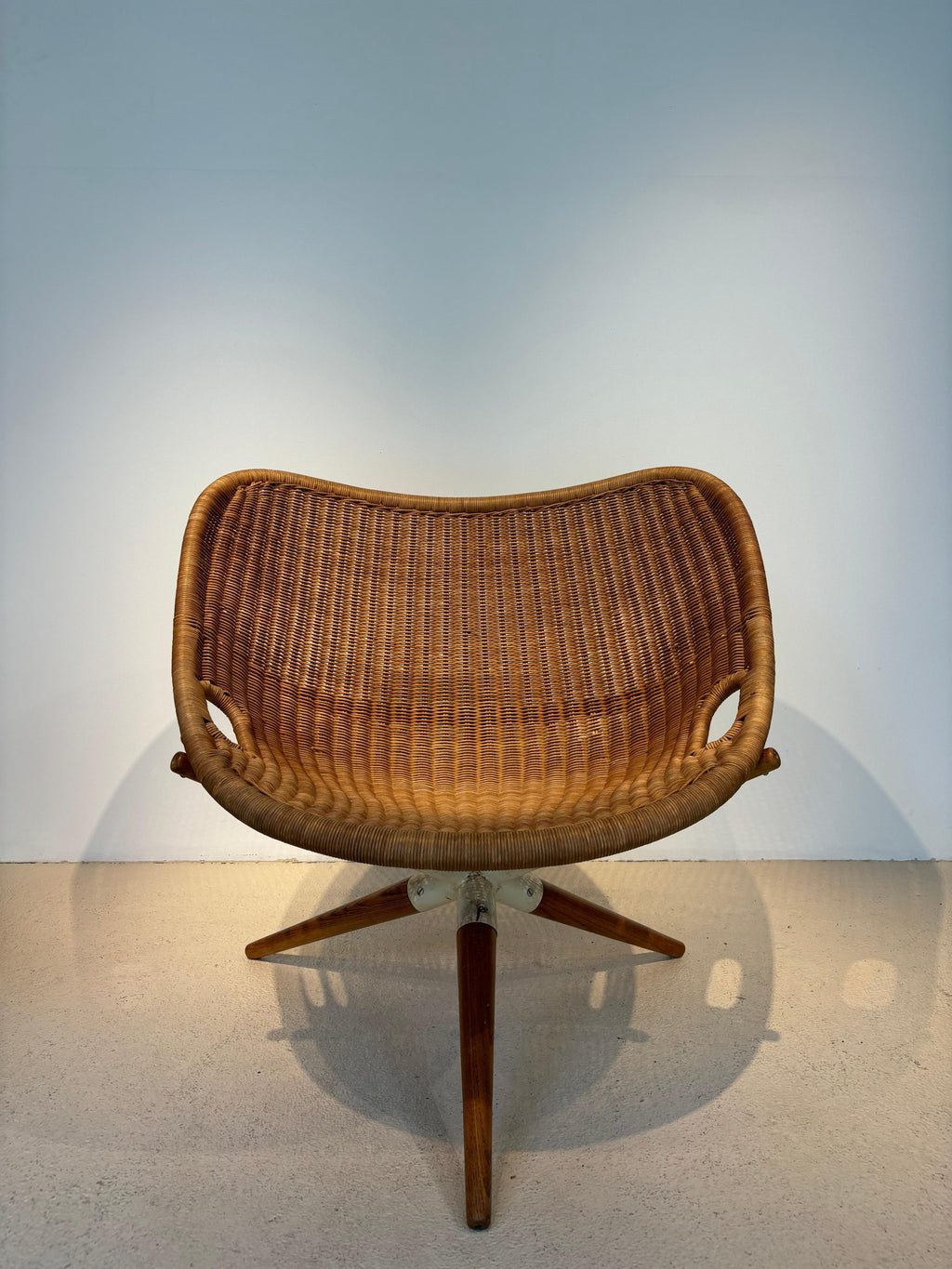 Chistera easy chair by Joseph André Motte